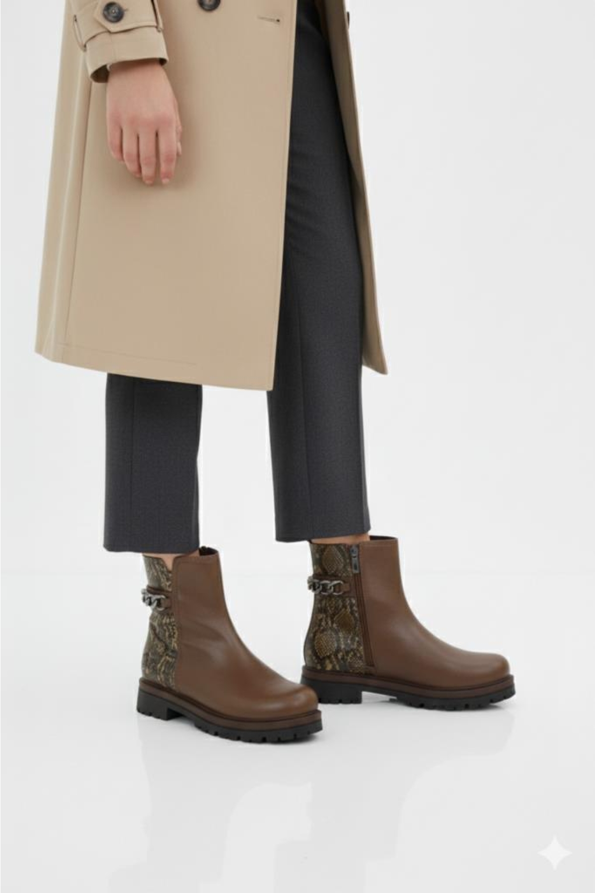 Kadın Leopar Desenli Hakiki Deri Ortopedik Fermuarlı Düz Kalın Taban Günlük Bot 4240 - Görsel 4