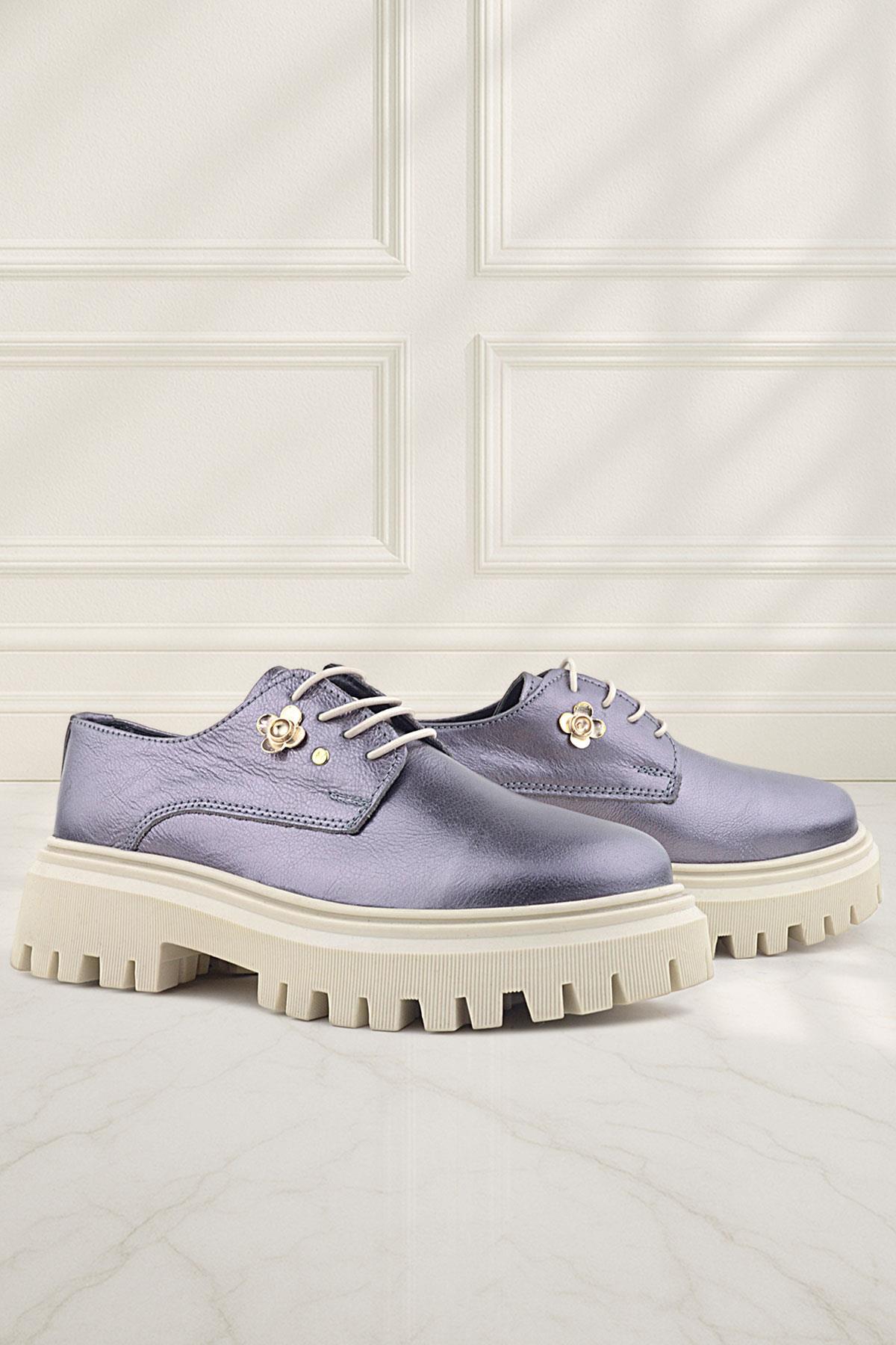 Platin Hakiki Deri Çiçek Detaylı Bağcıklı Oxford Günlük Ayakkabı - Görsel 4