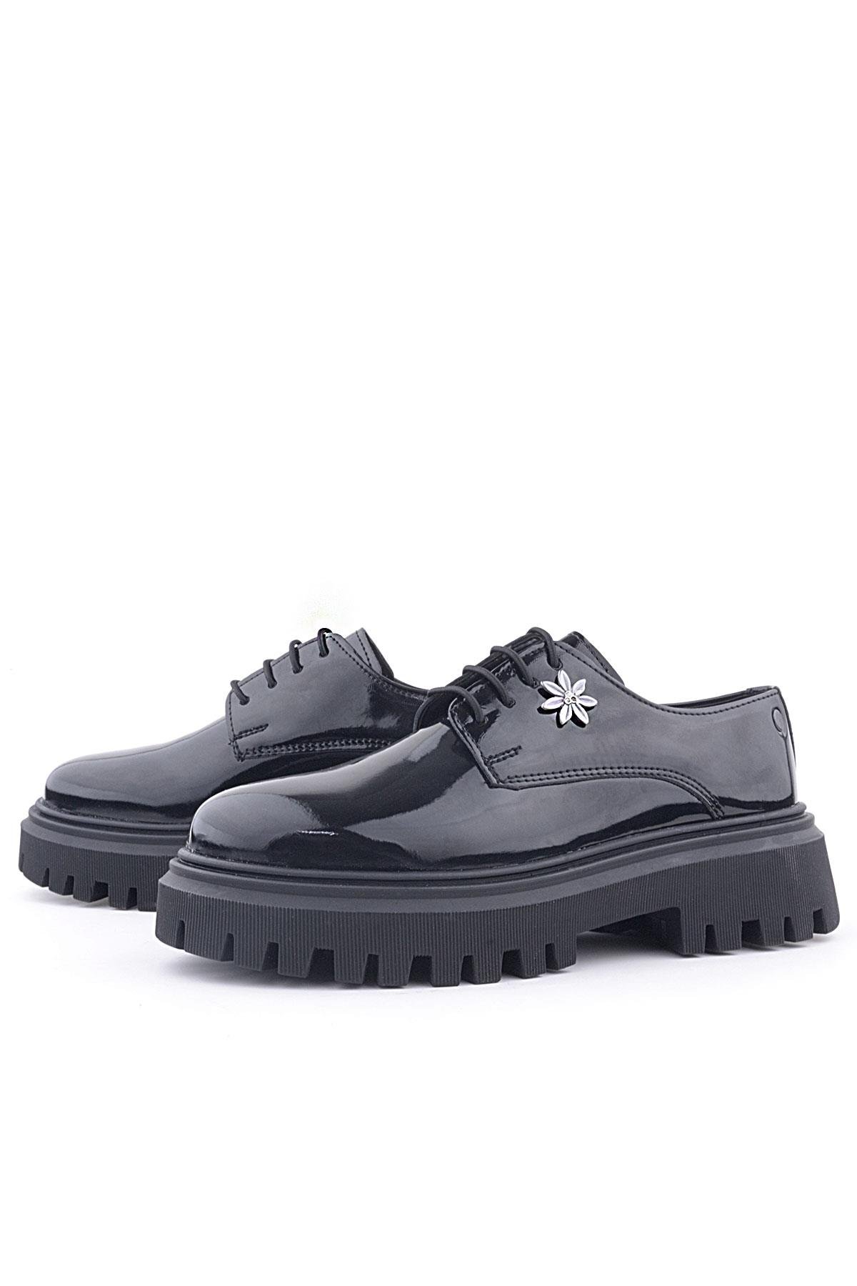 Rakerplus Siyah Rakerplus Rugan Bağcıklı Çiçek Detaylı Oxford Günlük Ayakkabı