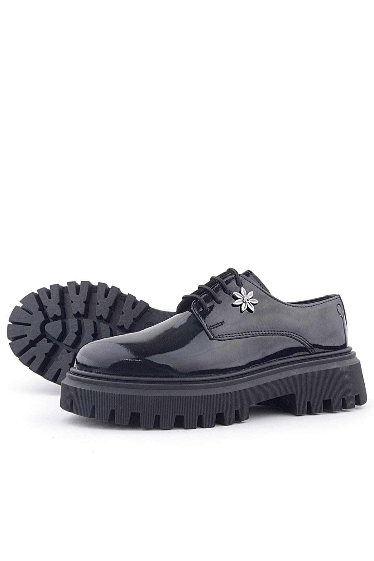Rakerplus Siyah Rakerplus Rugan Bağcıklı Çiçek Detaylı Oxford Günlük Ayakkabı
