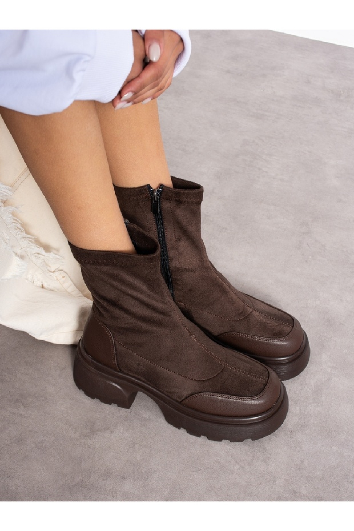 332163 Kadın Stretch Süet Kalın Tabanlı Bot - Görsel 2