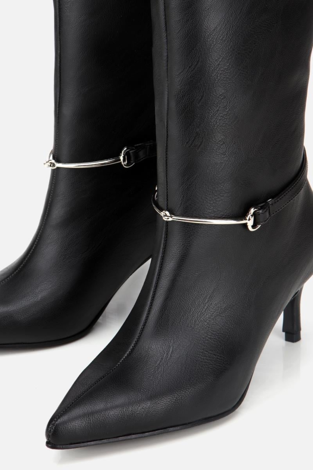 Kadın Siyah İnce Kemerli Tokalı Topuklu Çizme - Görsel 5