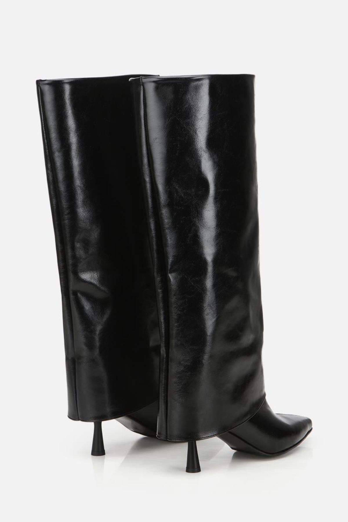Kadın Rugan Siyah Kırışık Görünümlü Topuklu Çizme - Görsel 4