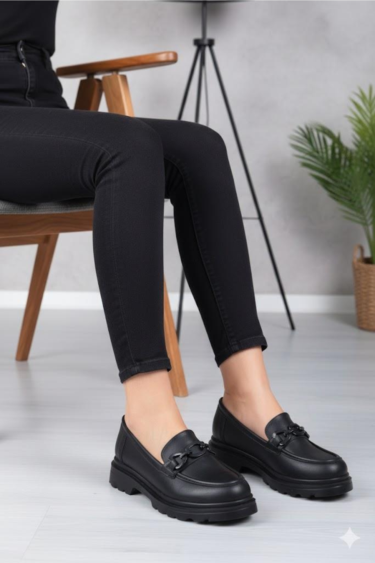 35834 Siyah Cilt Toka Detaylı Rahat Loafer Kadın Ayakkabı - Görsel 4