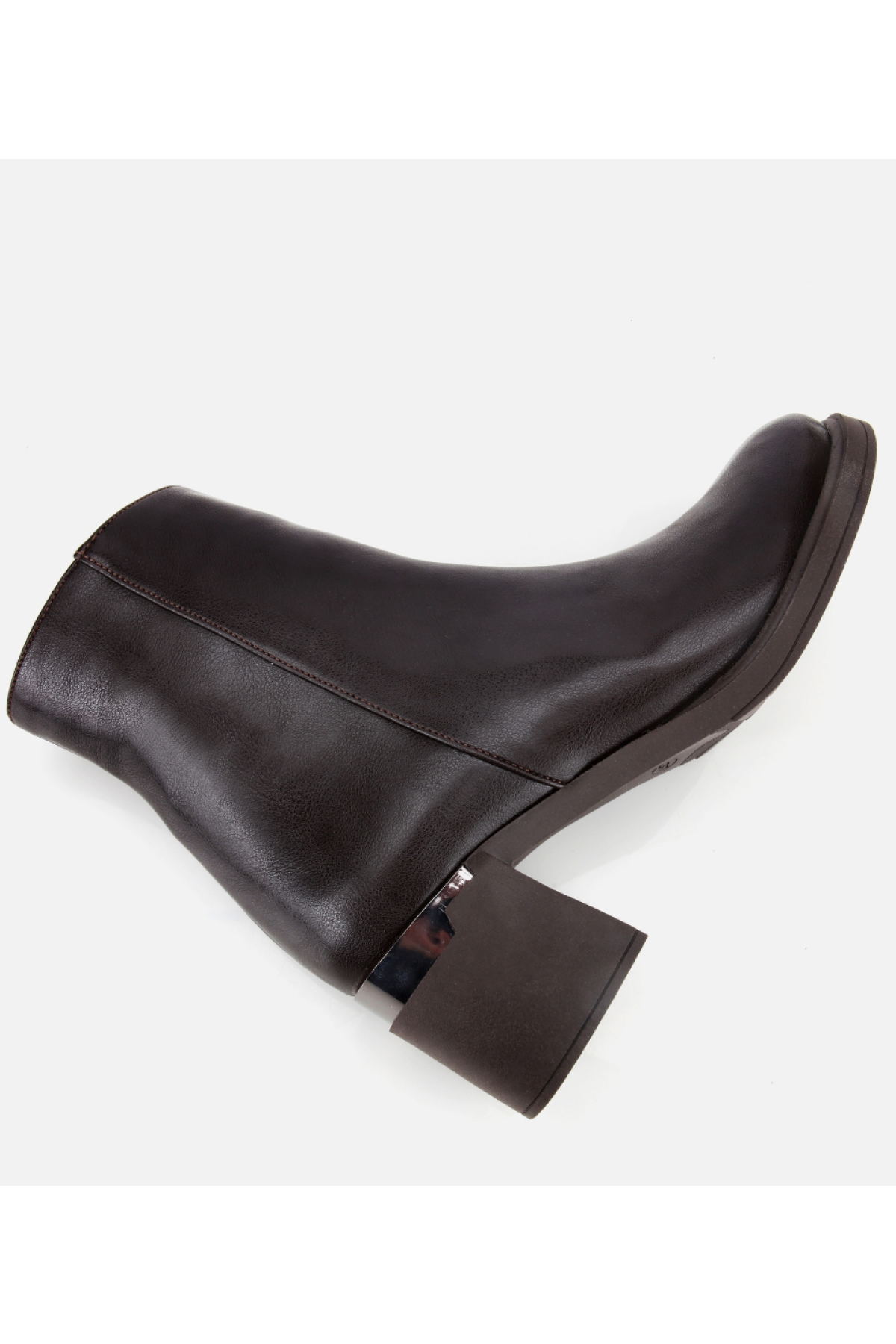 Kadın Kahverengi Metal Detaylı Kalın Tabanlı Bilekte Düz Bot - Görsel 6