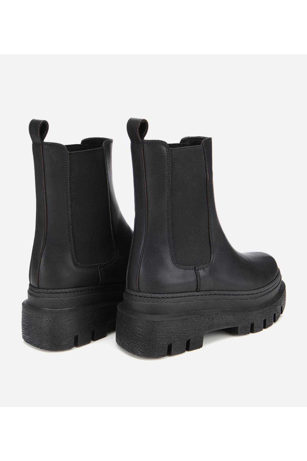 Kadın Siyah Lastik Detaylı Kalın Tabanlı Düz Bot - Görsel 4