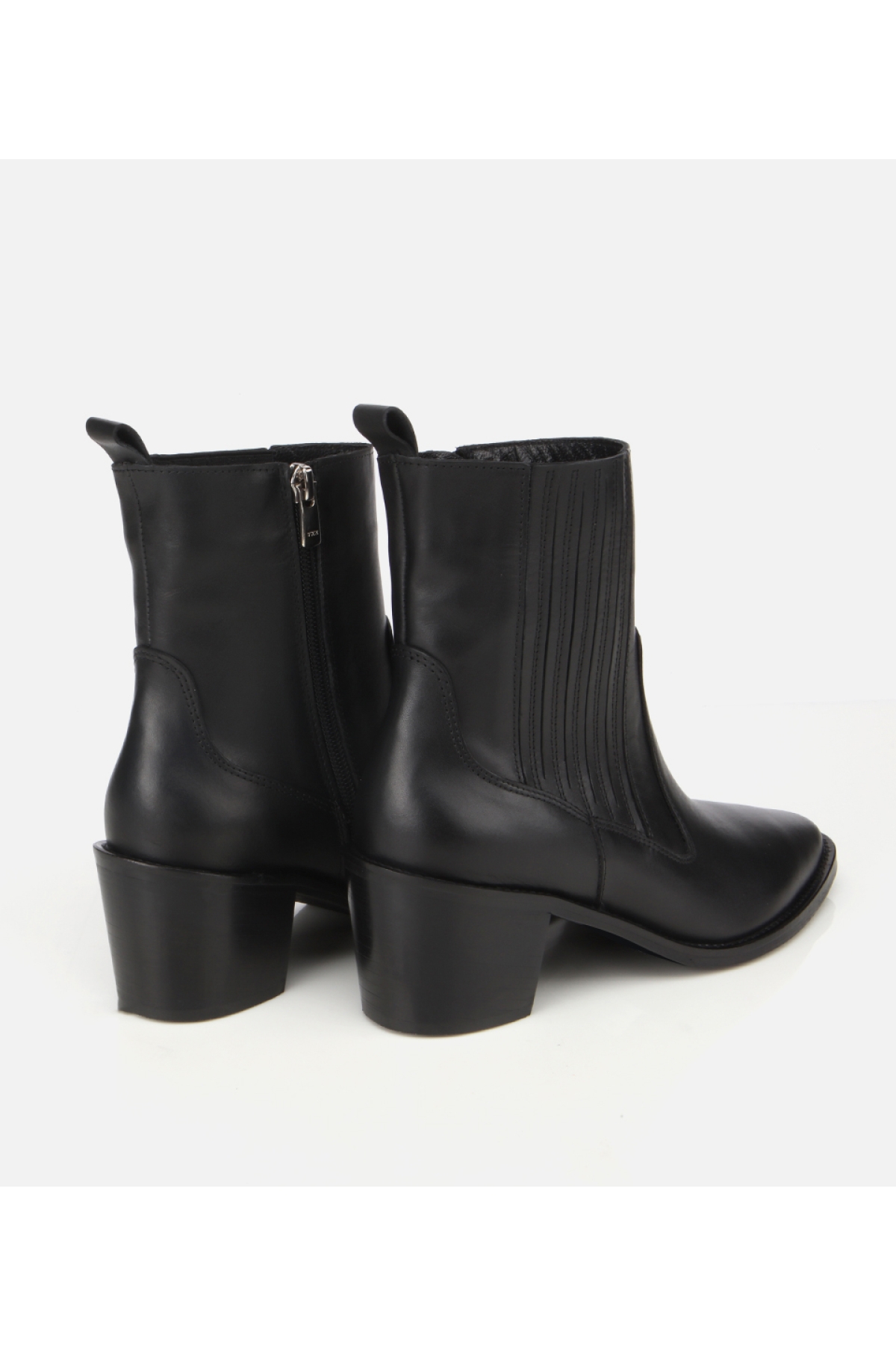 Kadın Deri Siyah Lastik Detaylı Fermuarlı Kovboy Düz Bot - Görsel 4
