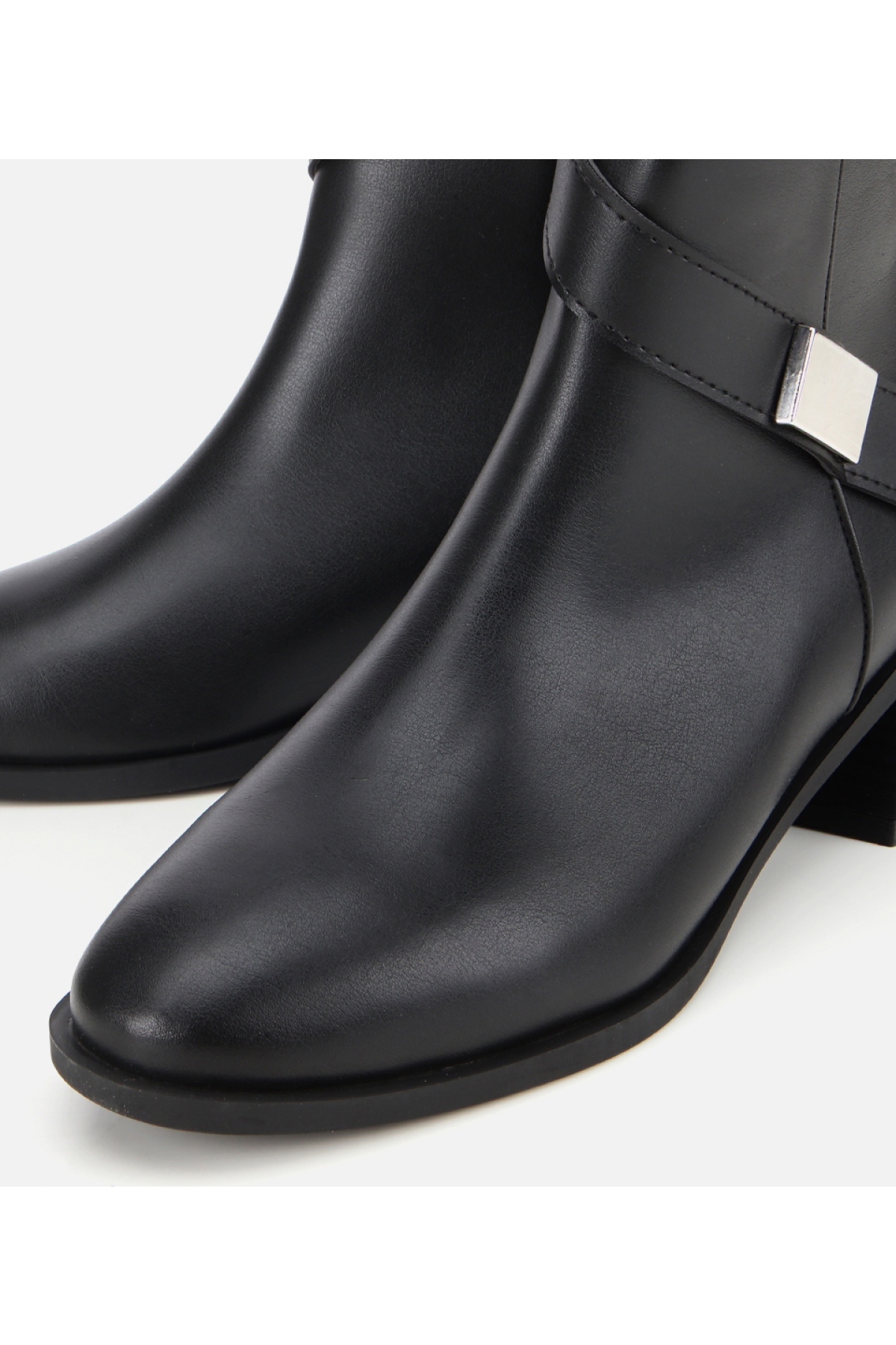 Kadın Siyah Metal Detaylı Bilekte Düz Bot - Görsel 3