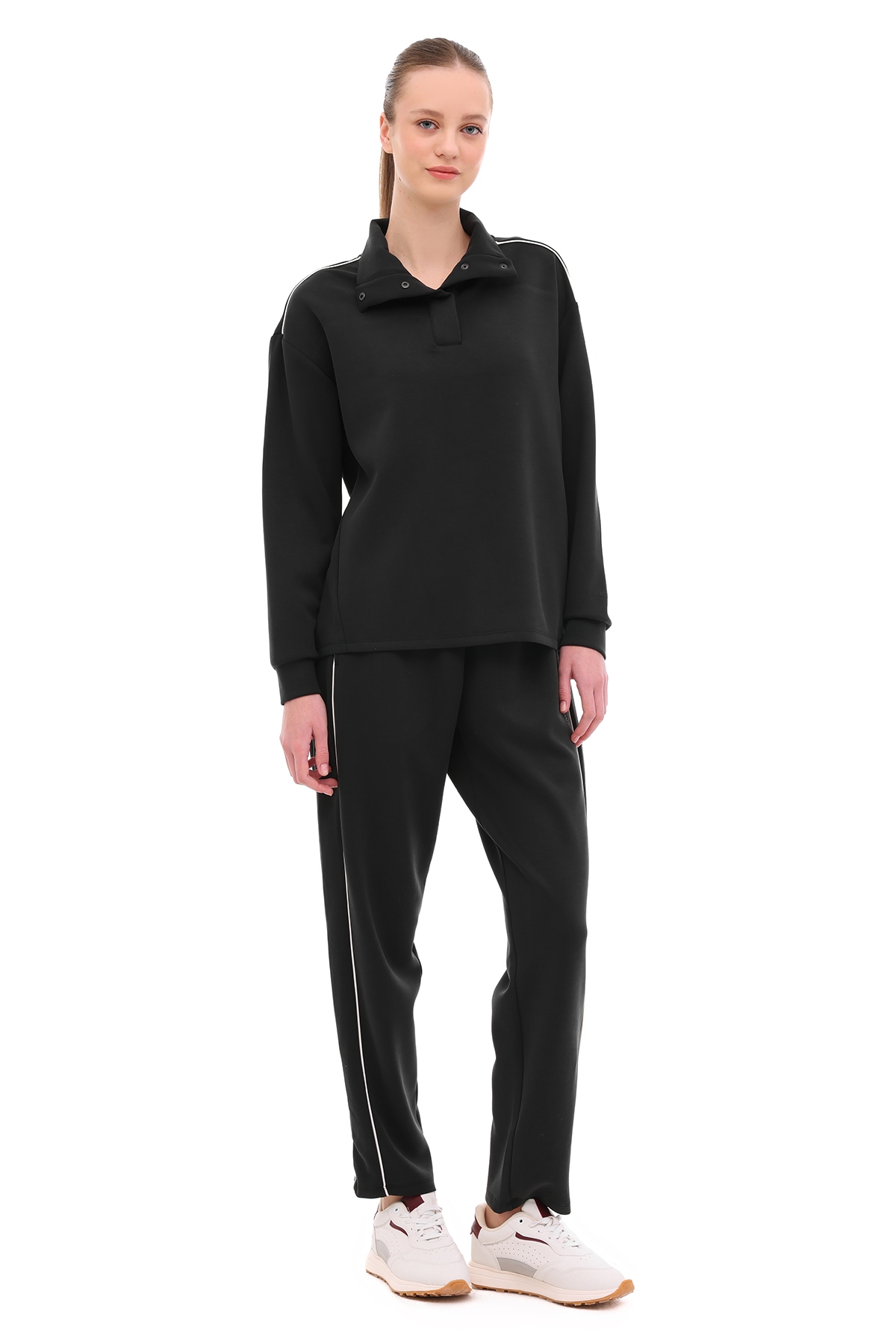 y414185　レディース　BLK M LCW Modest Siyah Kapüşonlu Kadın Yağmurluk - S54196Z8-CVL | LCW