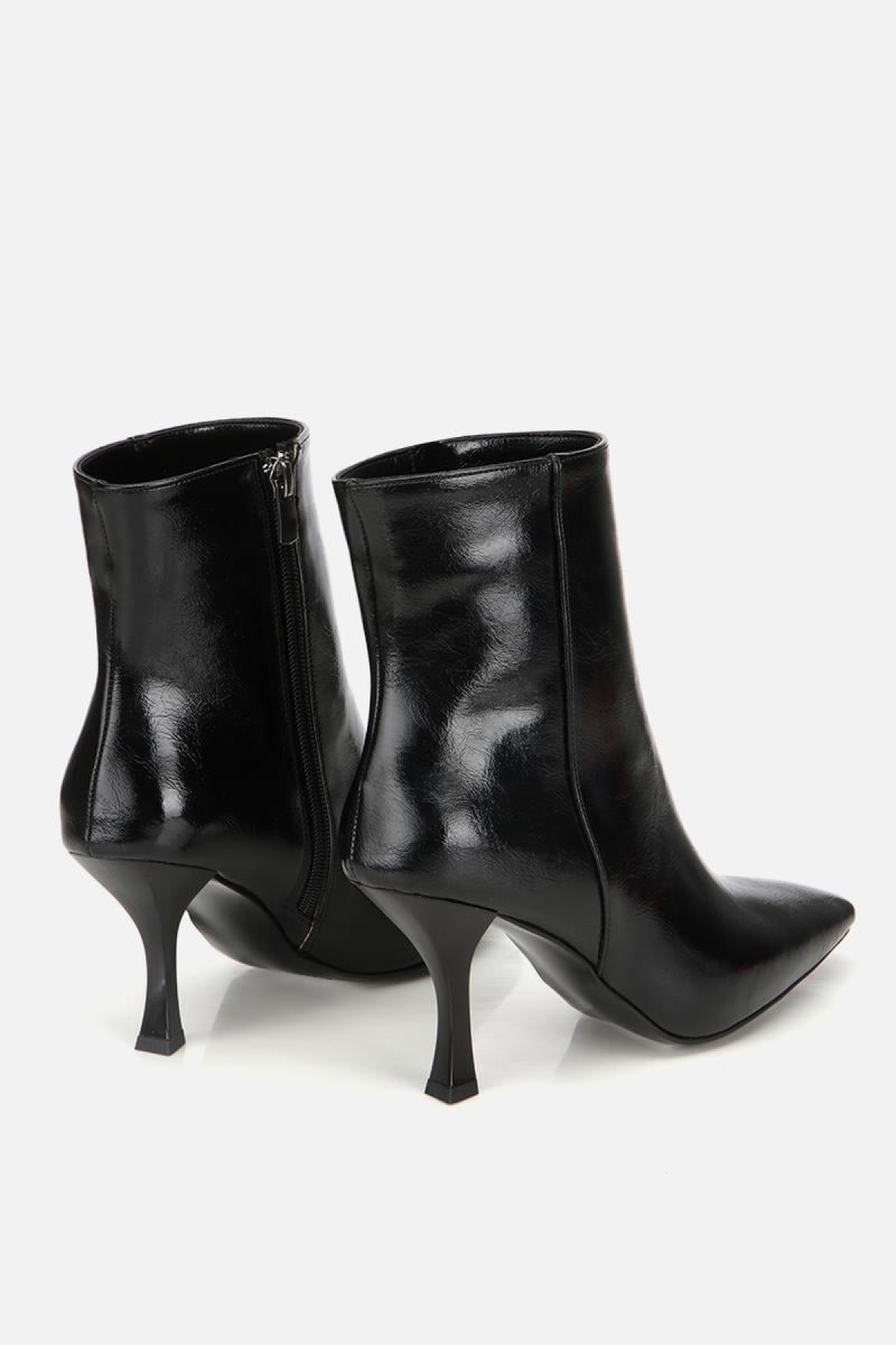 Kadın Siyah Küt Burunlu Bilekte Topuklu Bot - Görsel 4