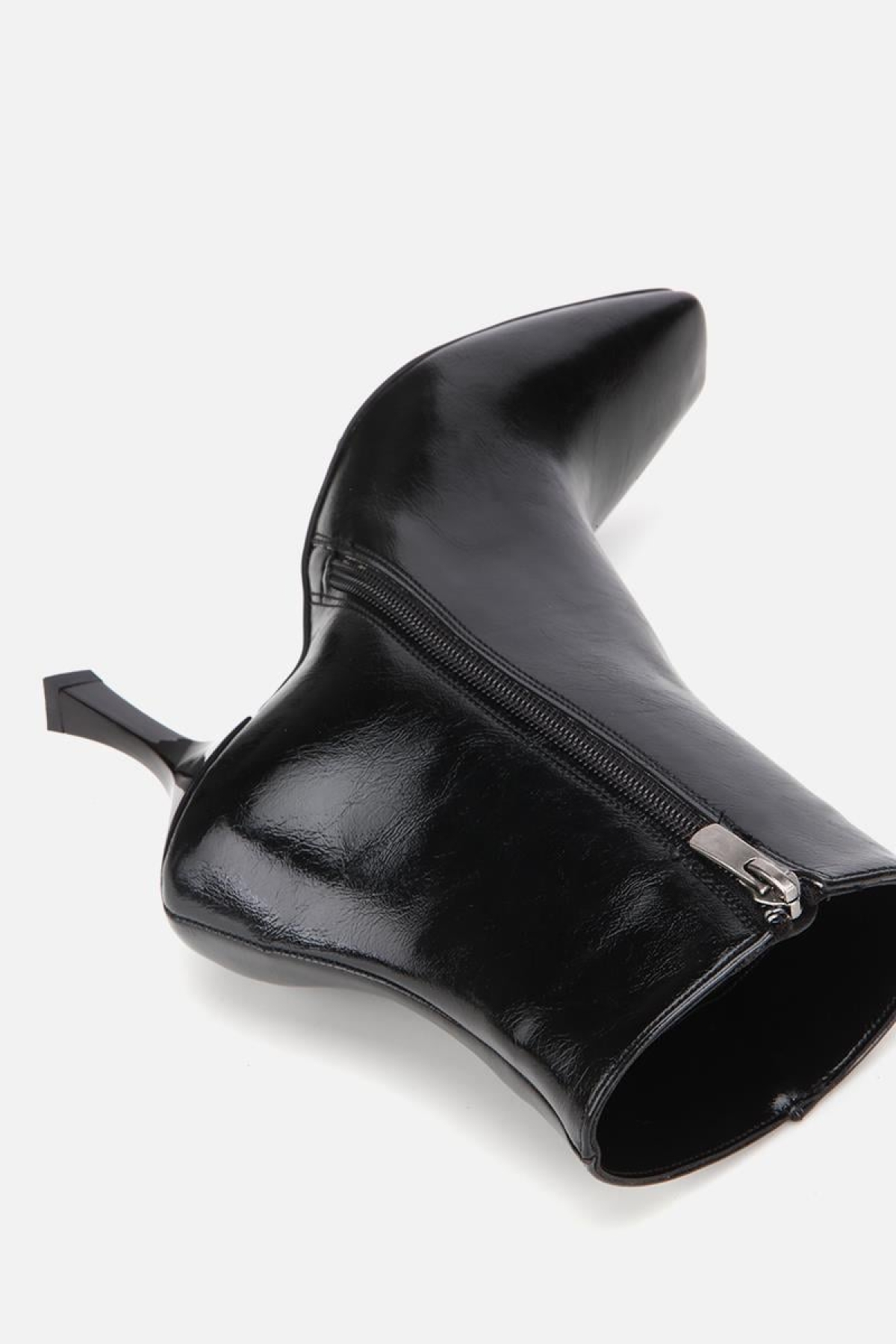 Kadın Siyah Küt Burunlu Bilekte Topuklu Bot - Görsel 6