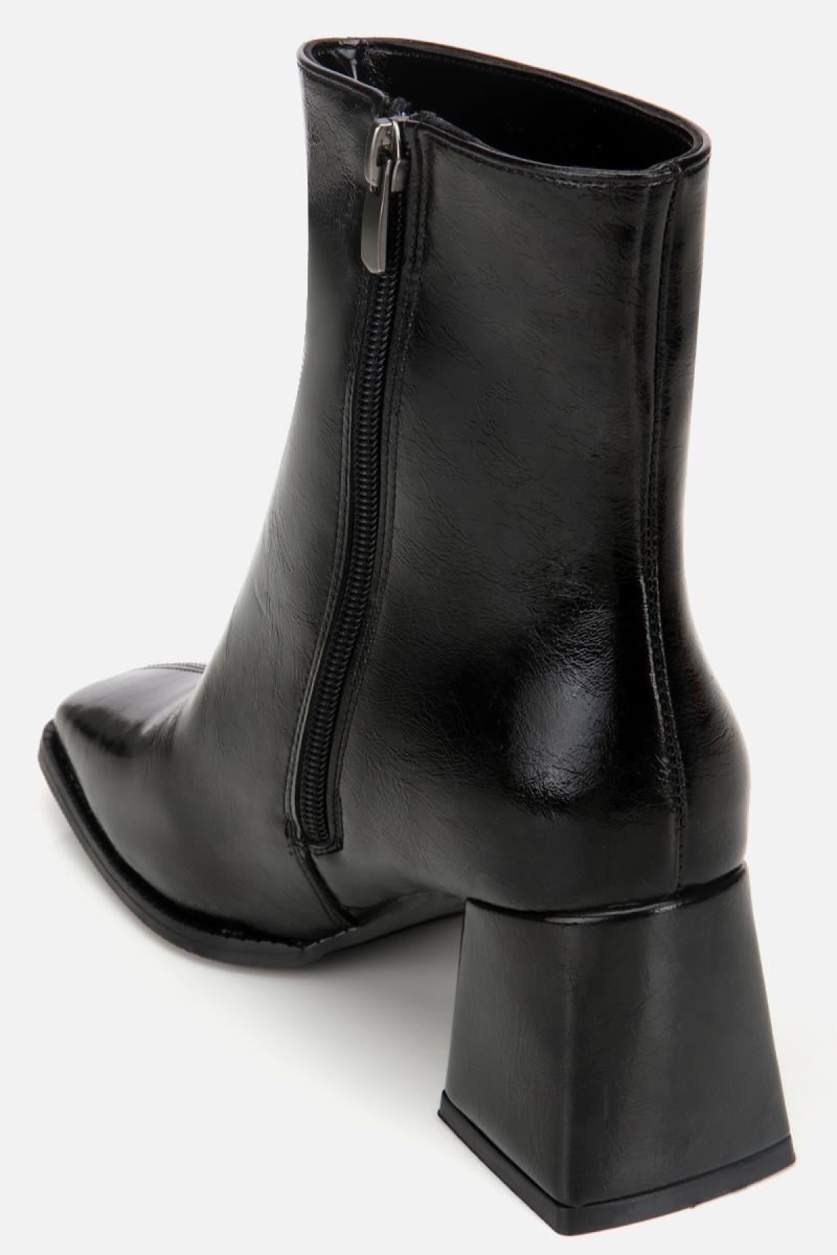 Kadın Rugan Siyah Fermuarlı Küt Burunlu Topuklu Bot - Görsel 7