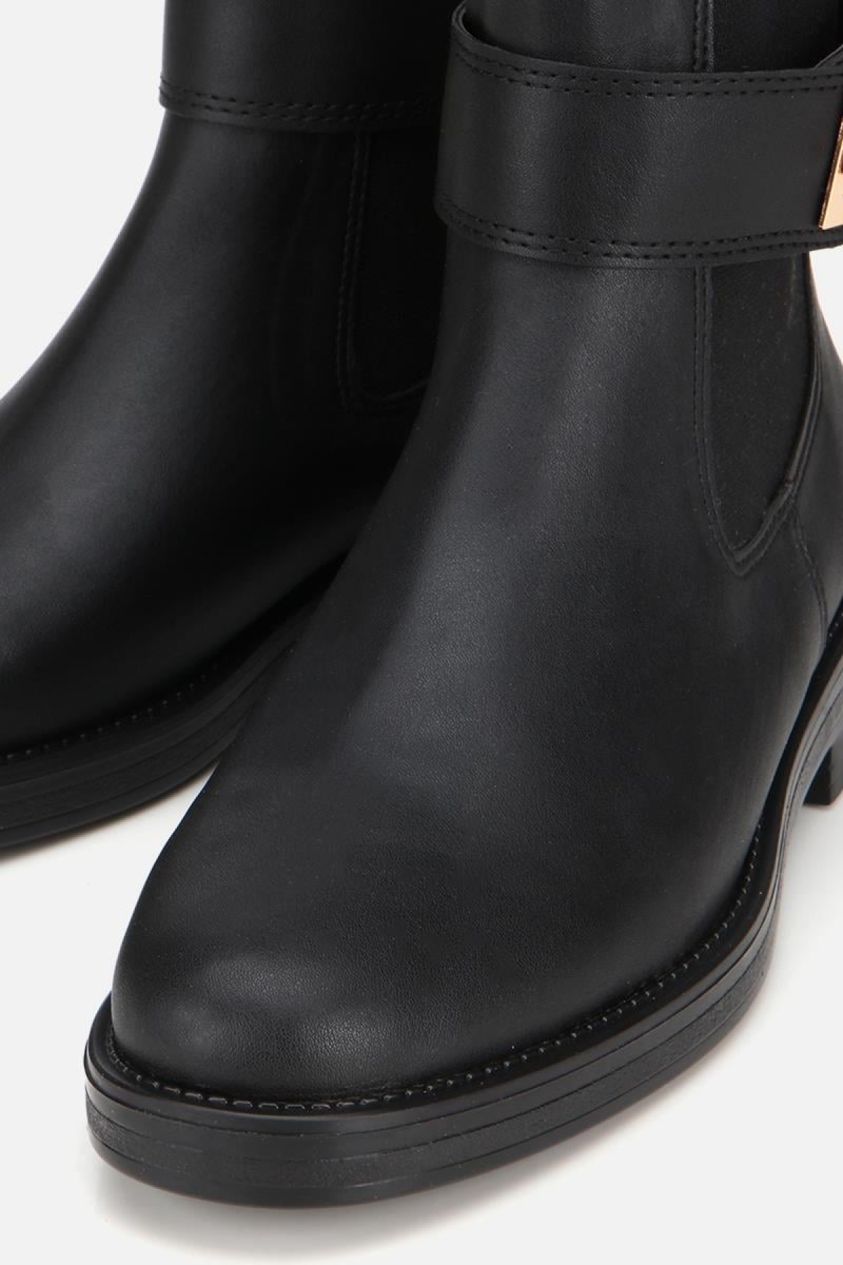 Kadın Siyah Tokalı Lastik Detaylı Düz Bot - Görsel 5