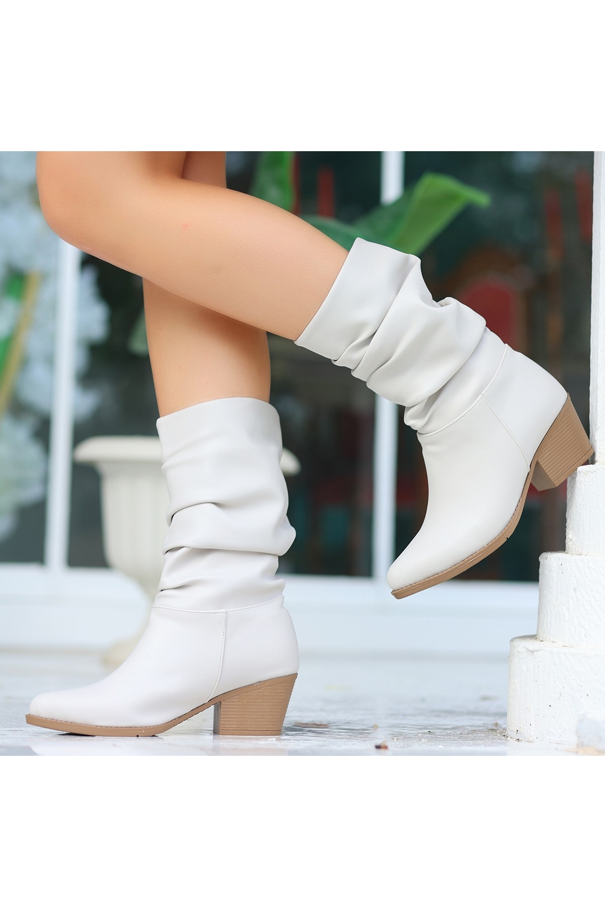 Bej Körüklü Kadın Topuklu Bot - Görsel 5