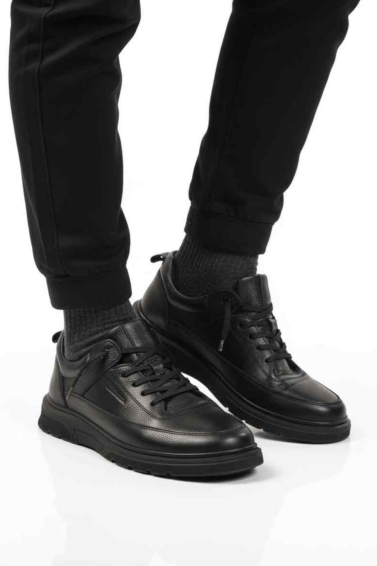 Bulldozer Siyah Floter Hakiki Deri Masaj Etkili Erkek Casual Ayakkabı model görseli