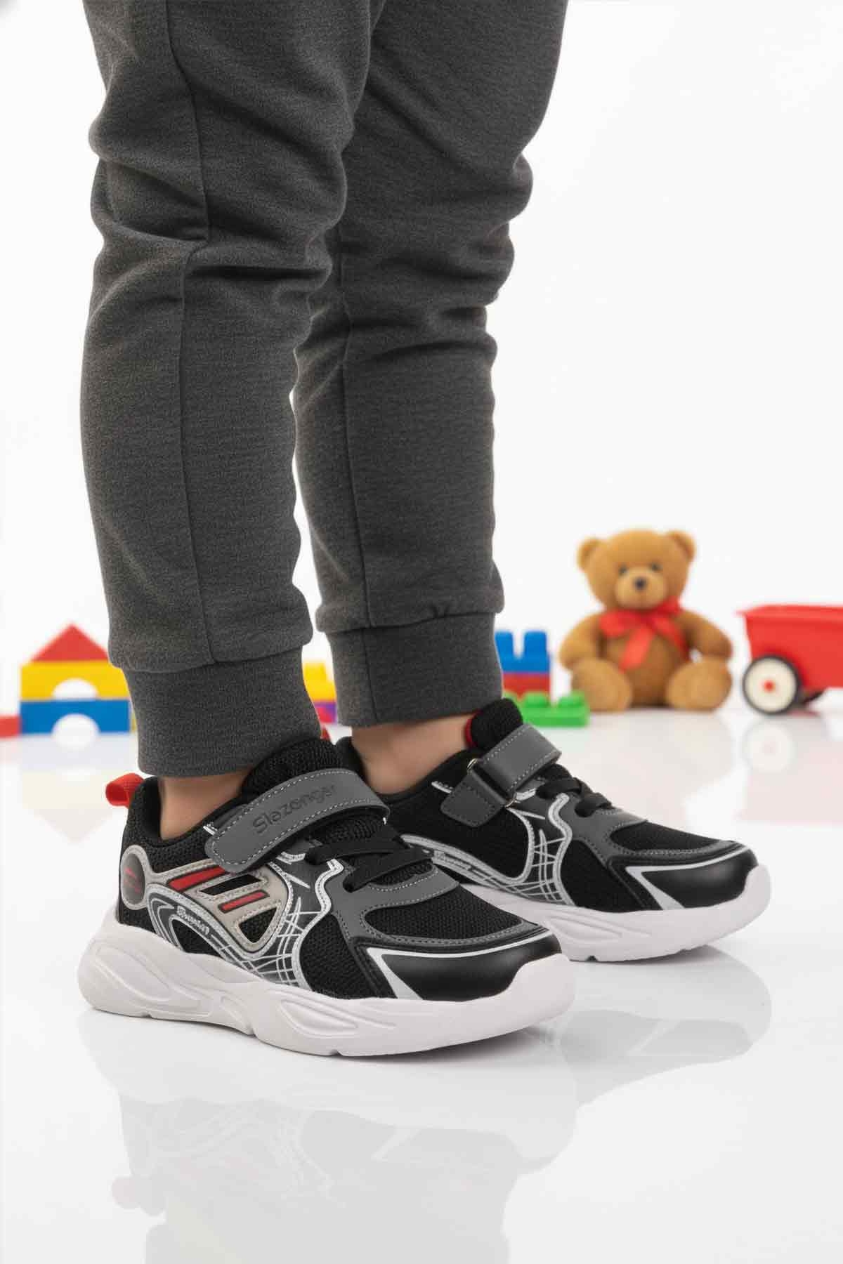 Slazenger Siyah Kırmızı Mor Cırtlı Kız Erkek Çocuk Spor Ayakkabı model görseli