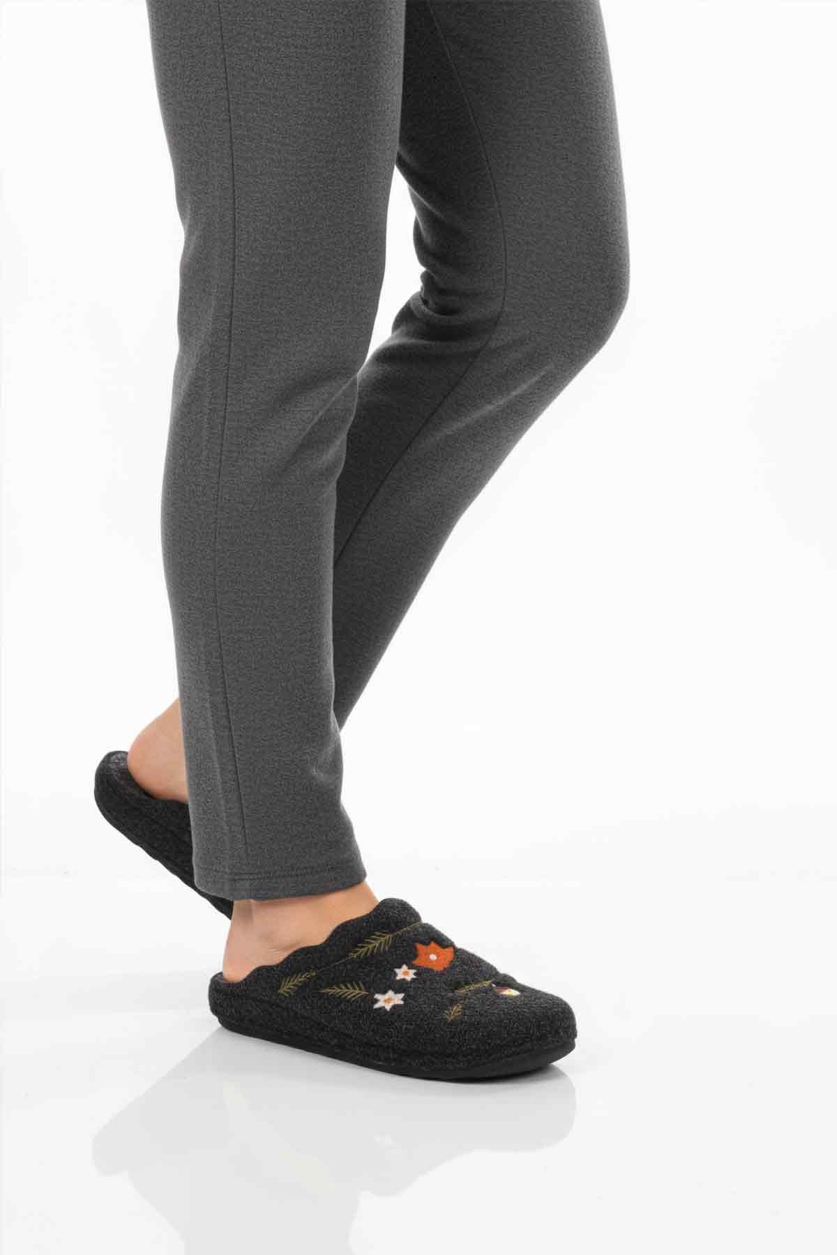 A Spor Aspor Siyah Camel Kadın Ev Terliği model görseli