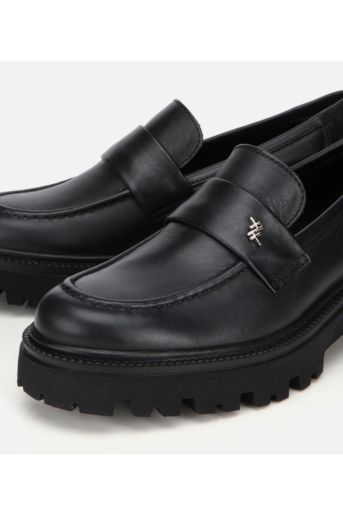 Kadın Deri Siyah Kalın Tabanlı Klasik Loafer - Görsel 4