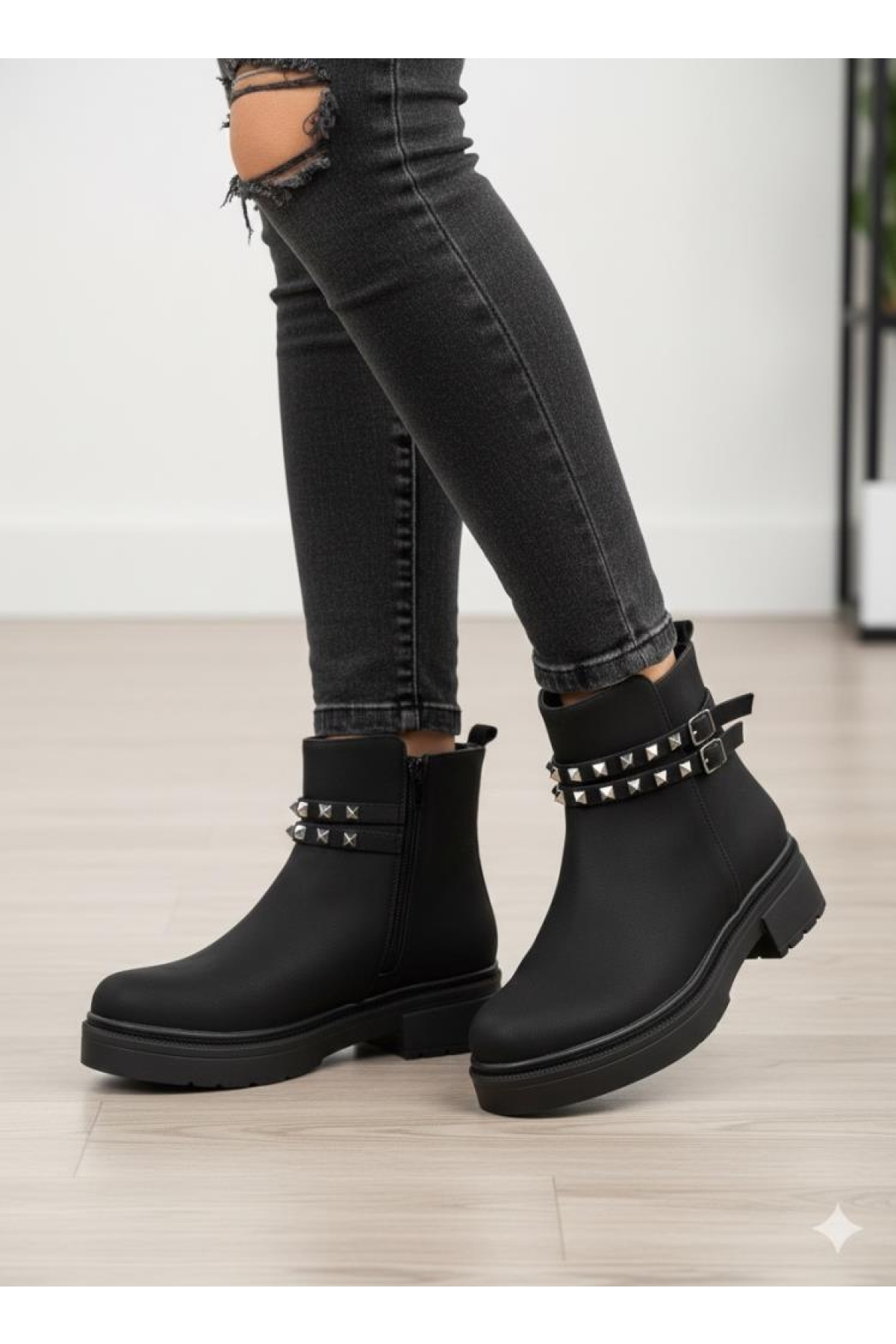 209140 Siyah Zımba Detaylı Femuarlı Kadın Bot - Görsel 2