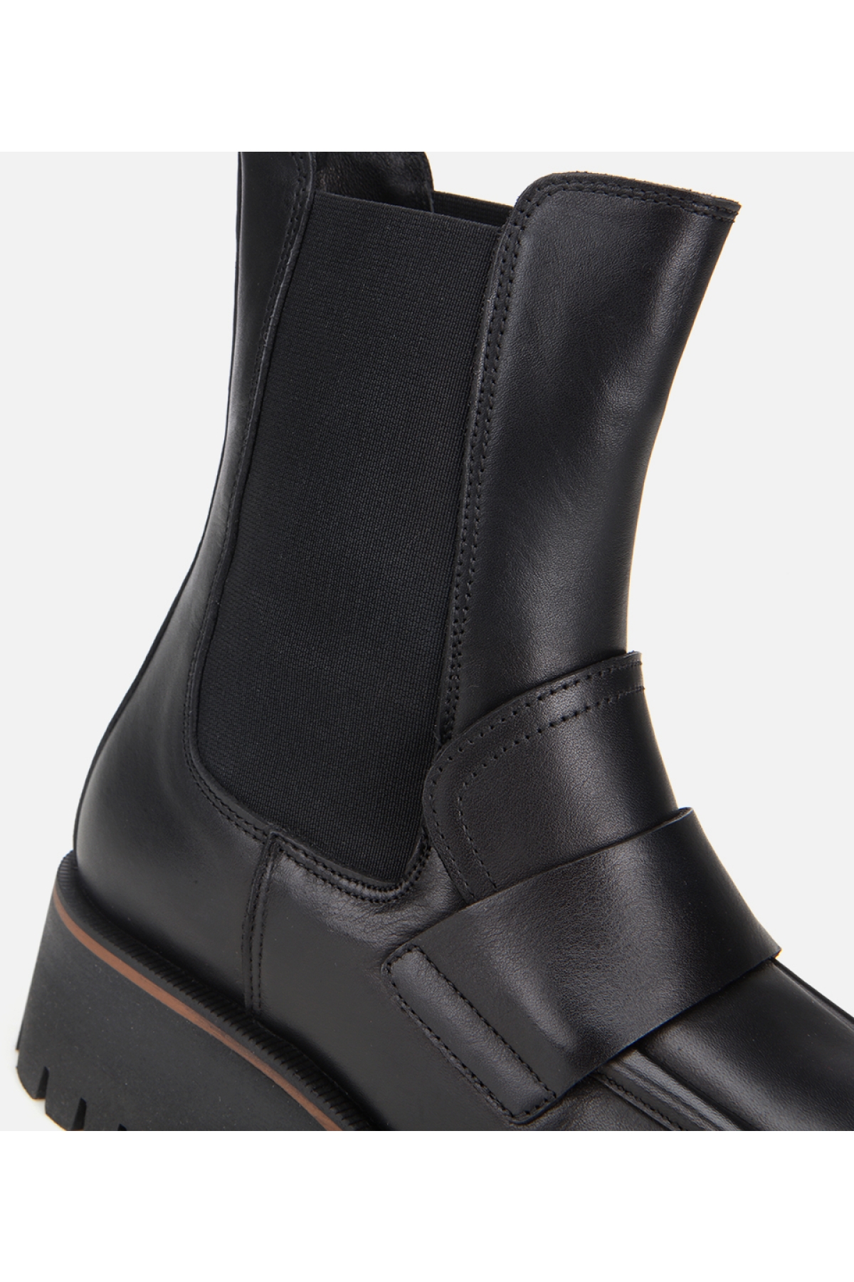 Kadın Deri Siyah Lastik Detaylı Bantlı Düz Bot - Görsel 7