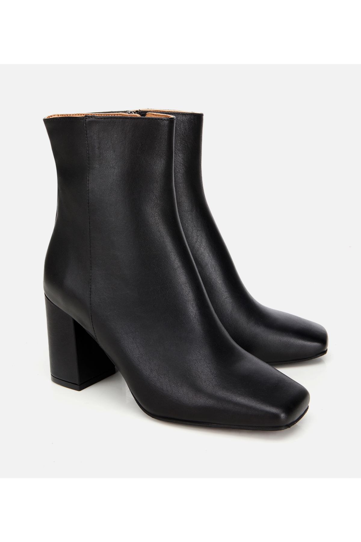 Kadın Deri Siyah Küt Burunlu Topuklu Bot - Görsel 3