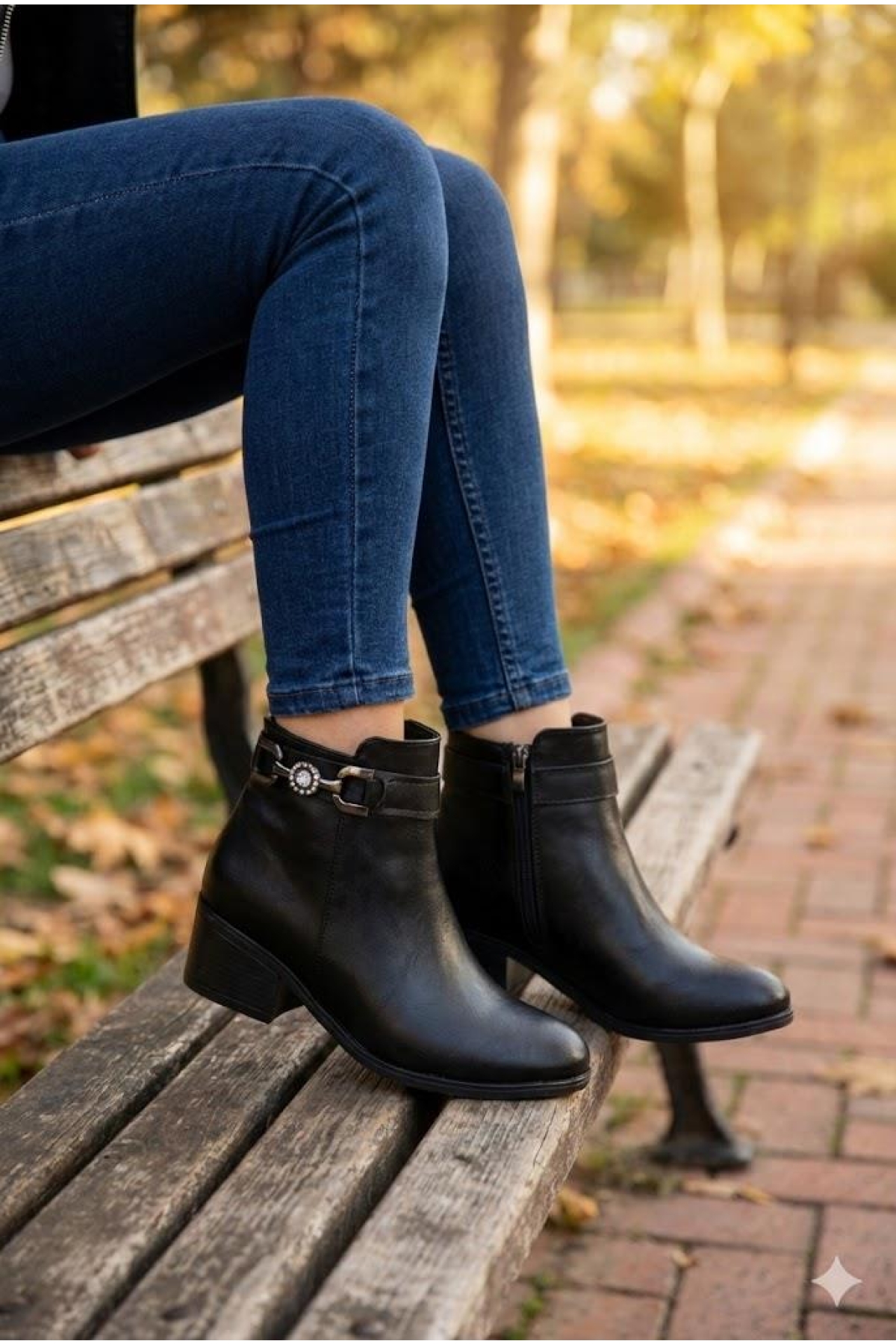 1094 Rahat Esnek Toka Detaylı Sıcak Astar 4 Cm yüksek Topuk Kadın Bot - Görsel 8