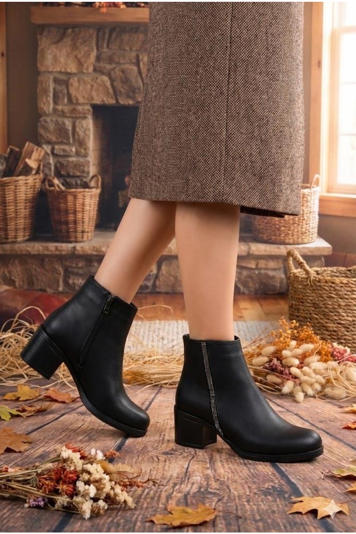 30642 Rahat Taş Detaylı 5 Cm Topuk Yüksekliği Sıcak Astar Kadın Bot - Görsel 4