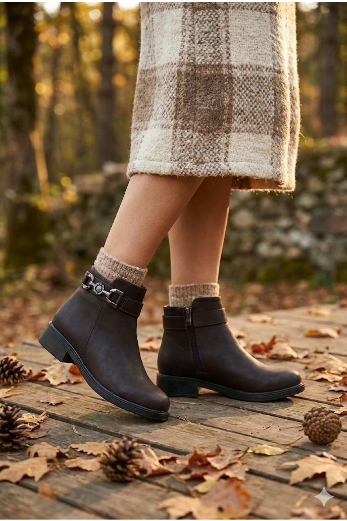 1091 Rahat Toka Detaylı Kaymaz Taban Sıcak Astar Kadın Bot - Görsel 2