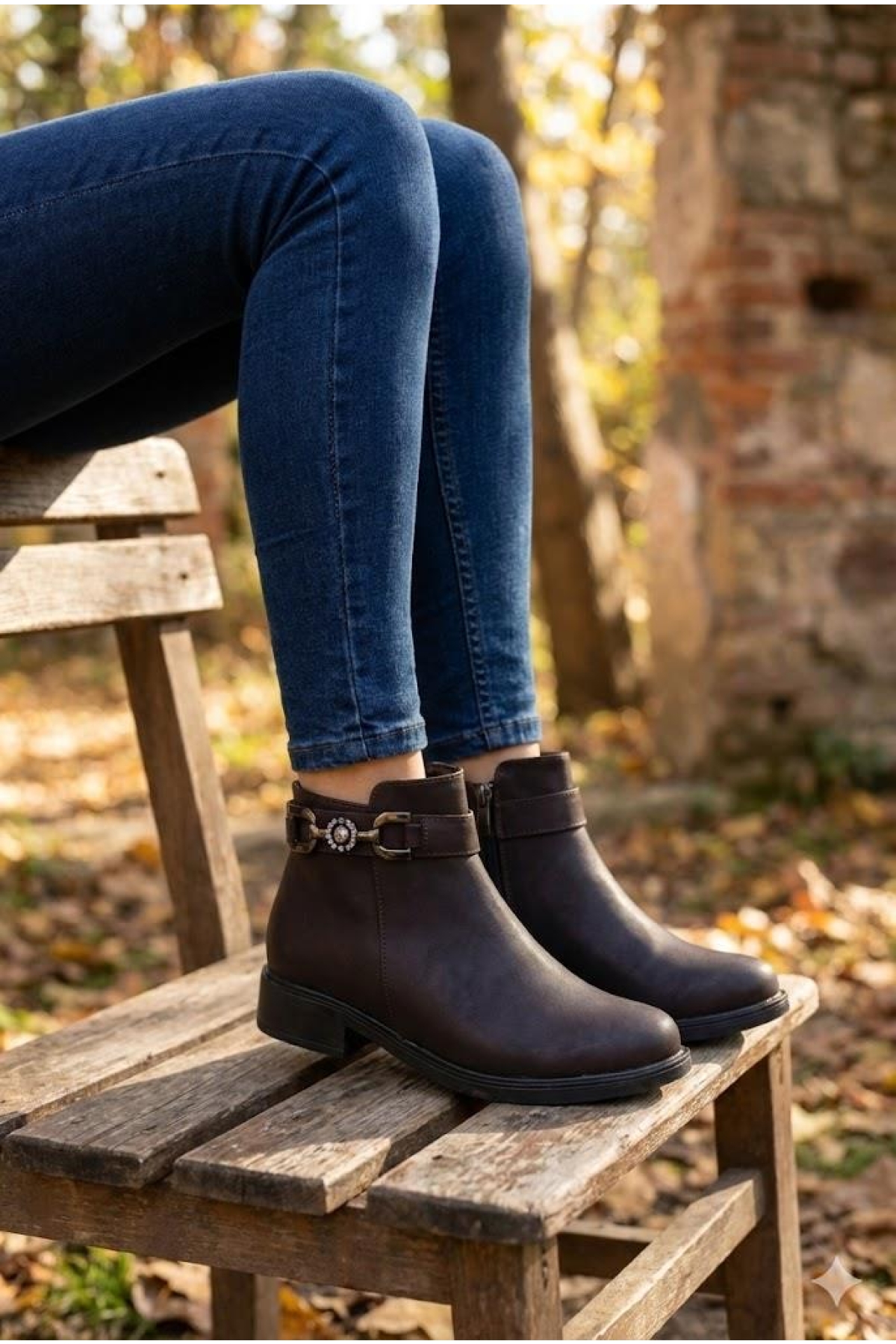 1091 Rahat Toka Detaylı Kaymaz Taban Sıcak Astar Kadın Bot - Görsel 4