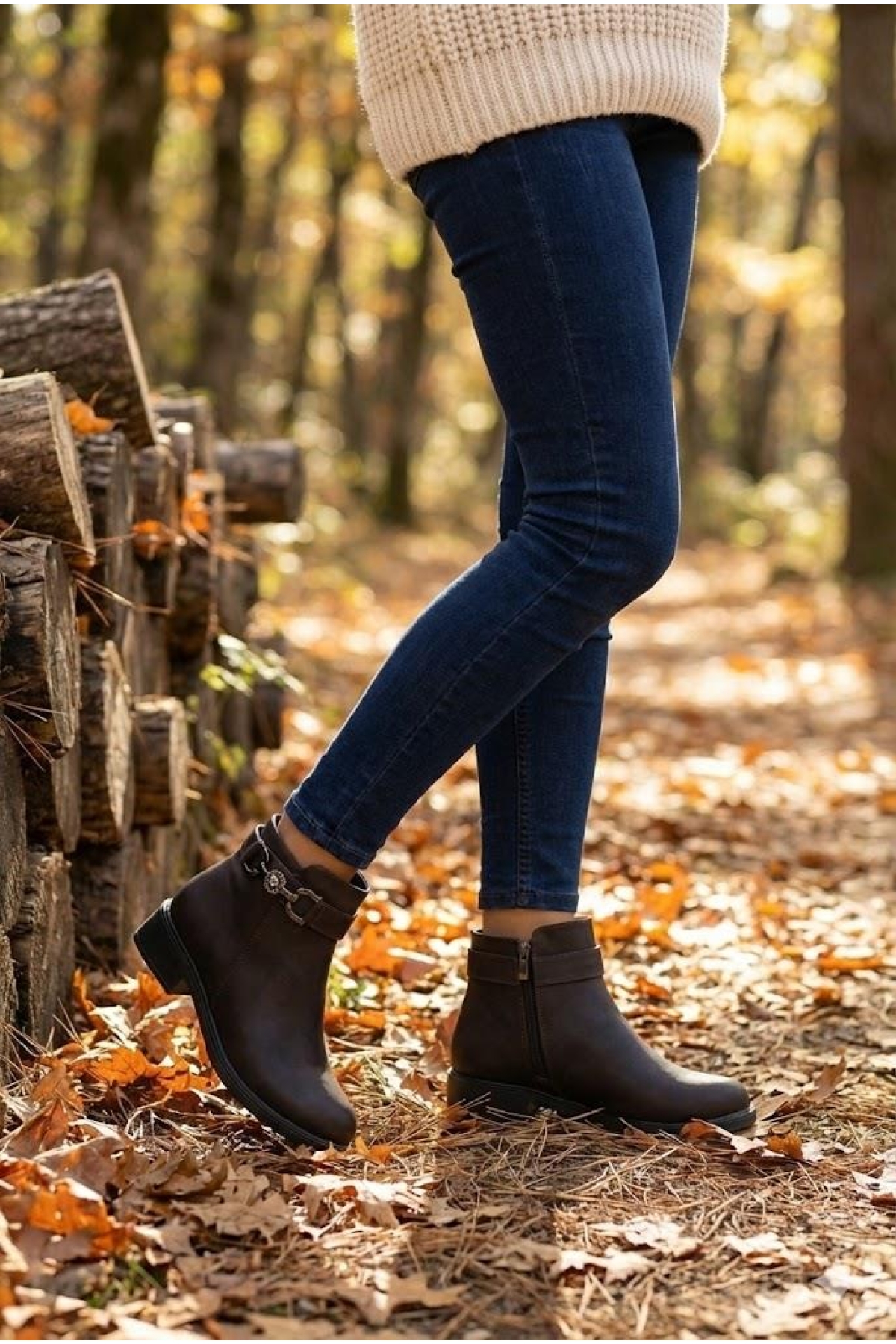 1091 Rahat Toka Detaylı Kaymaz Taban Sıcak Astar Kadın Bot - Görsel 8