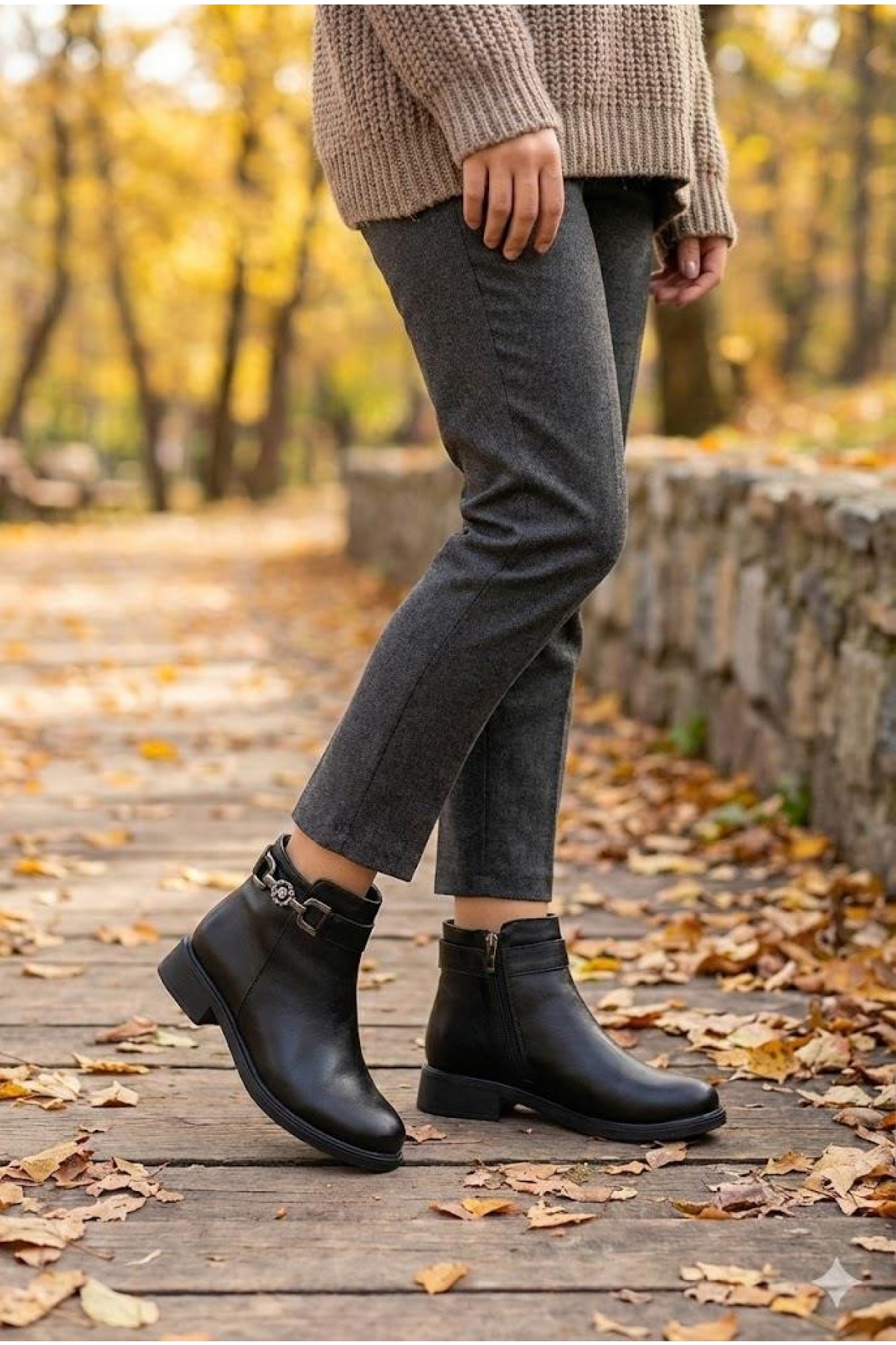 1091 Rahat Toka Detaylı Kaymaz Taban Sıcak Astar Kadın Bot - Görsel 2