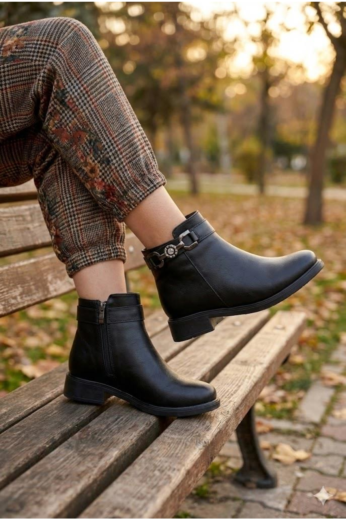 1091 Rahat Toka Detaylı Kaymaz Taban Sıcak Astar Kadın Bot - Görsel 3