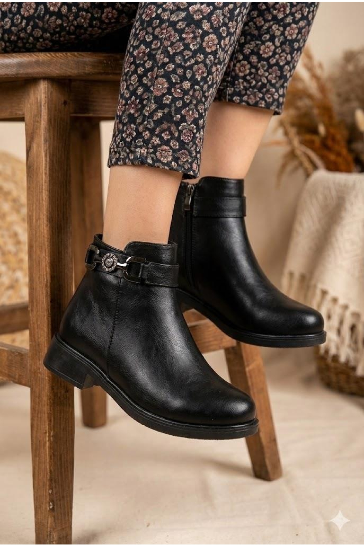 1091 Rahat Toka Detaylı Kaymaz Taban Sıcak Astar Kadın Bot - Görsel 7