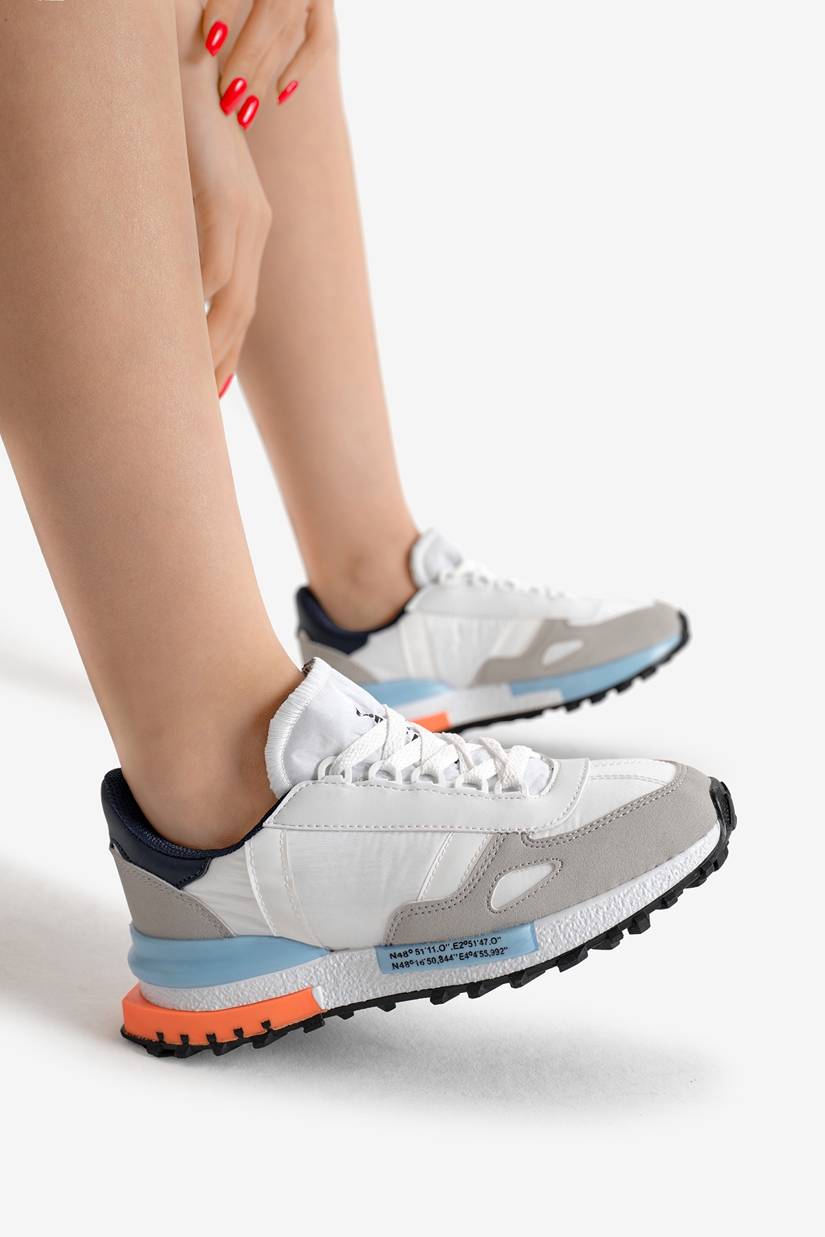 Unisex Beyaz Mavi Kalın Termo Taban Yazı Detaylı Retro Stil Günlük Spor Ayakkabı - Görsel 4