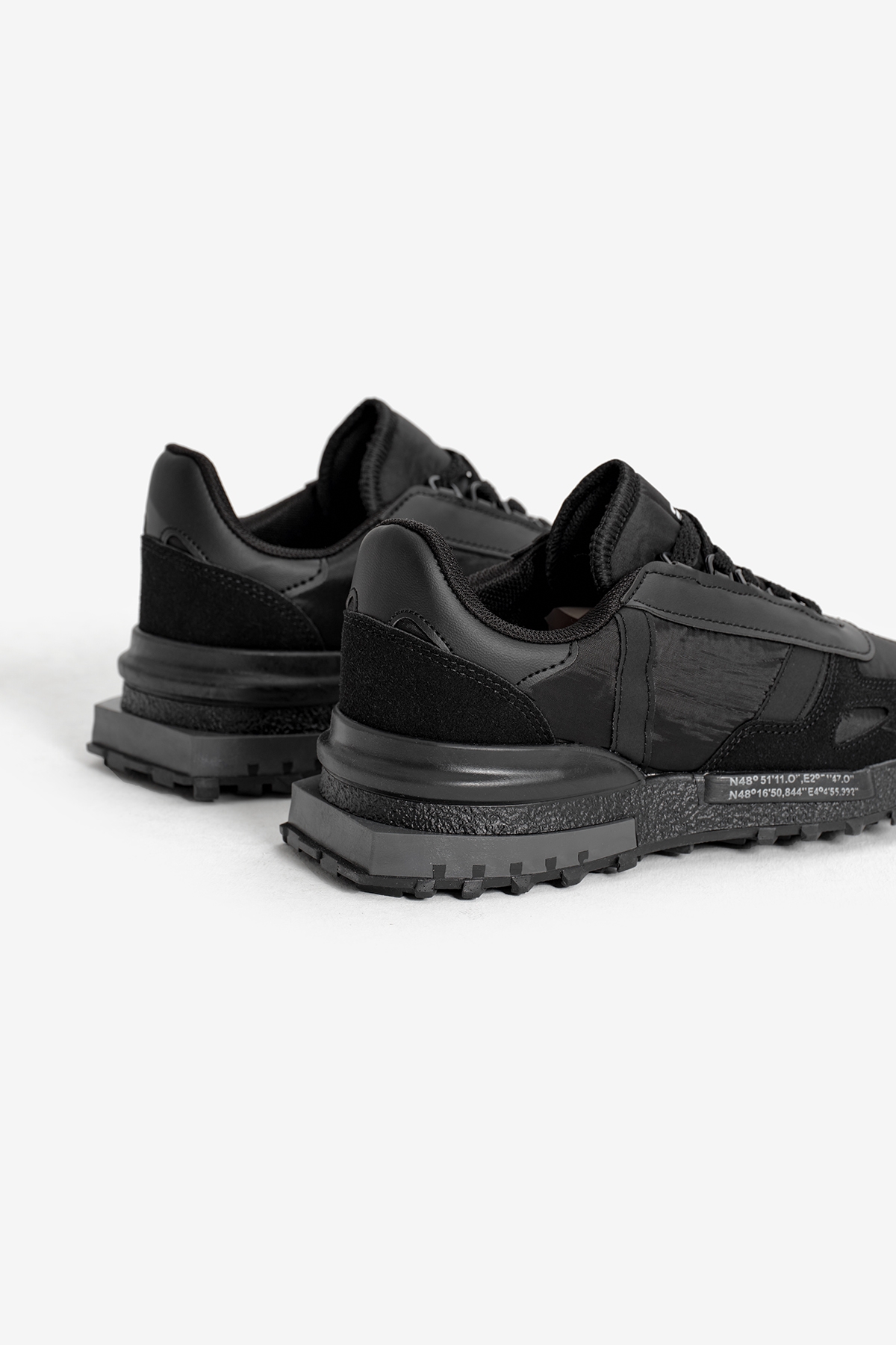 Unisex Siyah Kalın Termo Taban Yazı Detaylı Retro Stil Günlük Spor Ayakkabı - Görsel 5