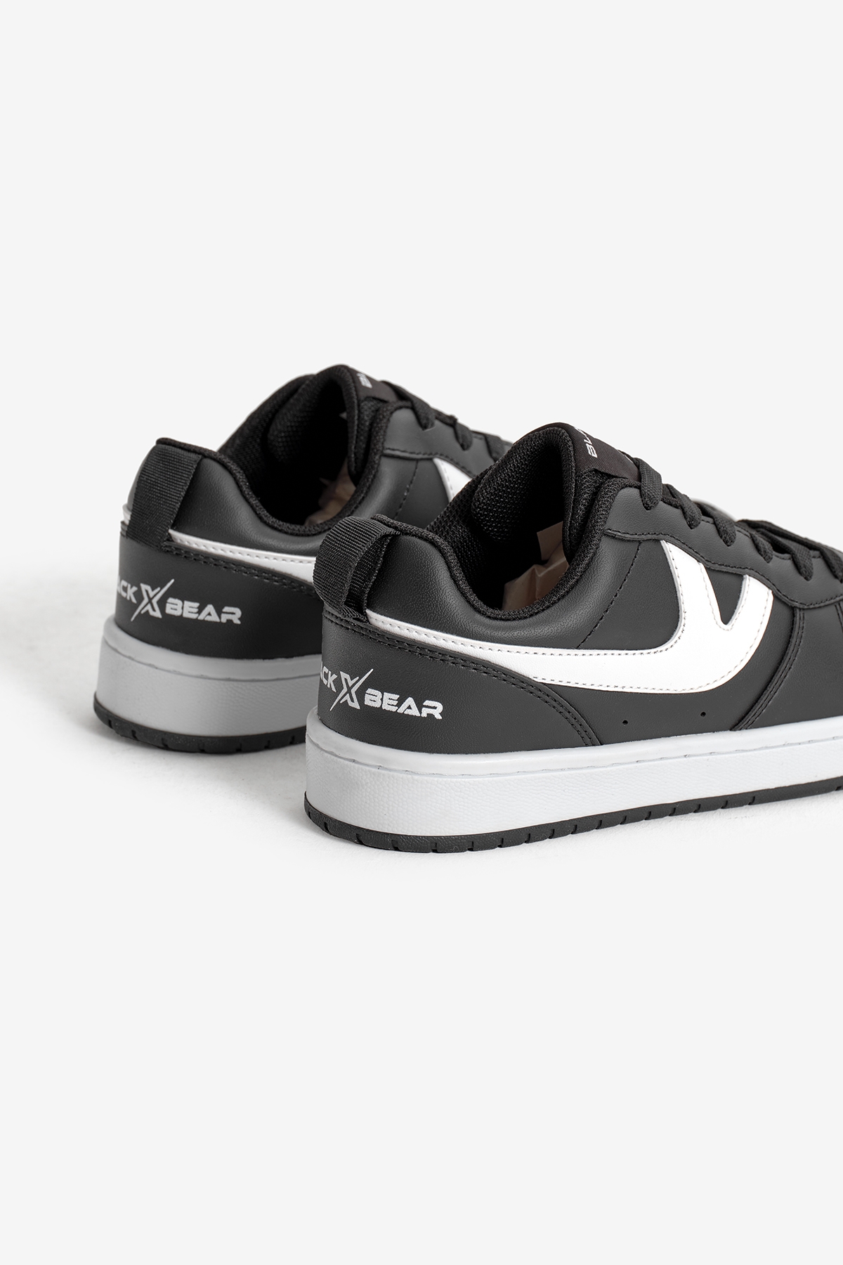 Kadın Siyah Beyaz Termo Taban Şerit Detaylı Bağcıklı Spor Ayakkabı - Görsel 5