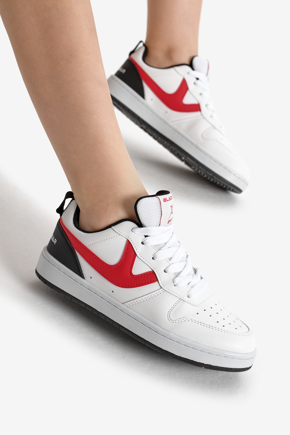 Kadın Beyaz Kırmızı Termo Taban Şerit Detaylı Bağcıklı Spor Ayakkabı - Görsel 2