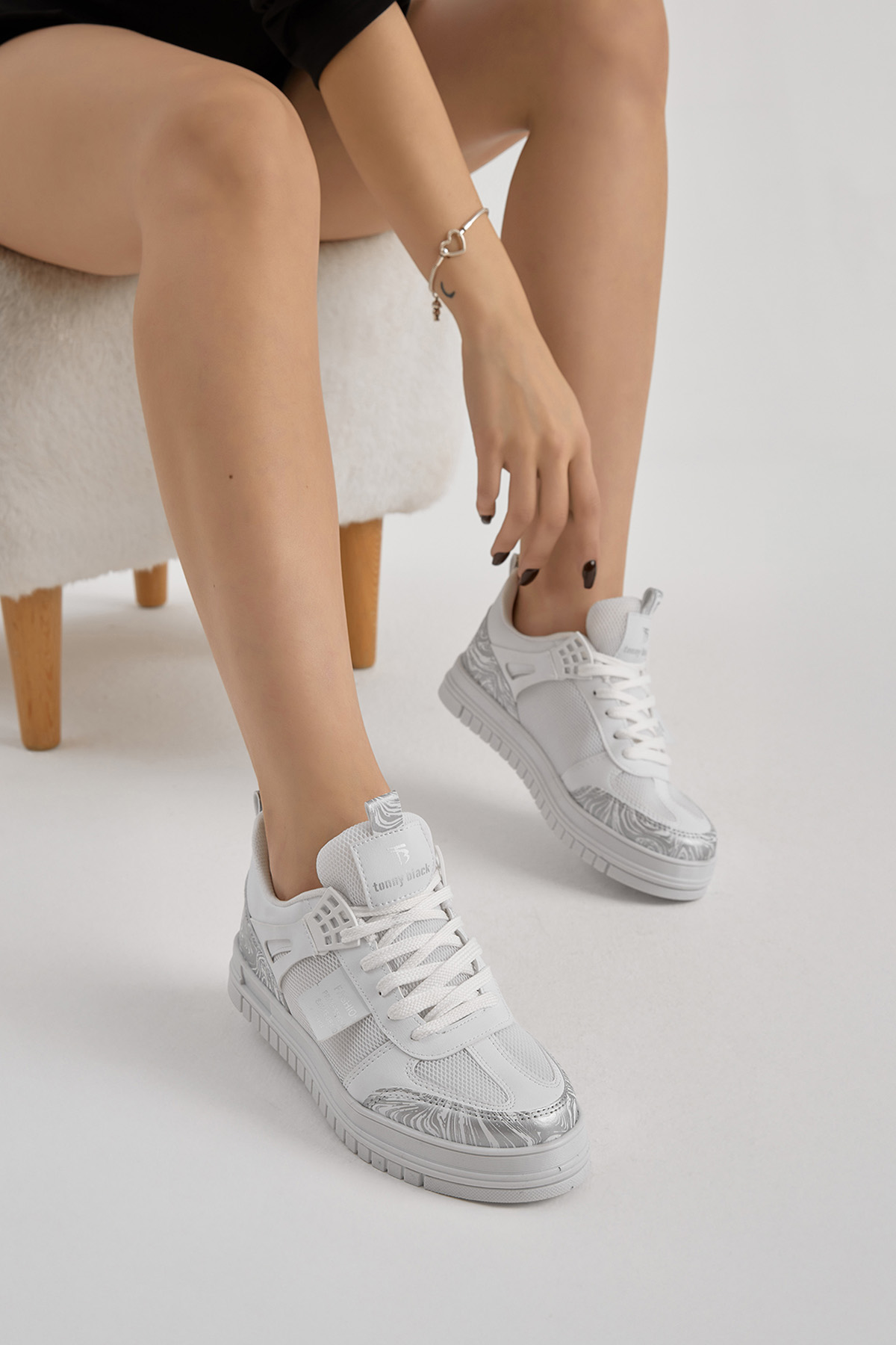 Unisex Beyaz Gri Termo Taban Desenli Fileli Bağcıklı Spor Ayakkabı - Görsel 2