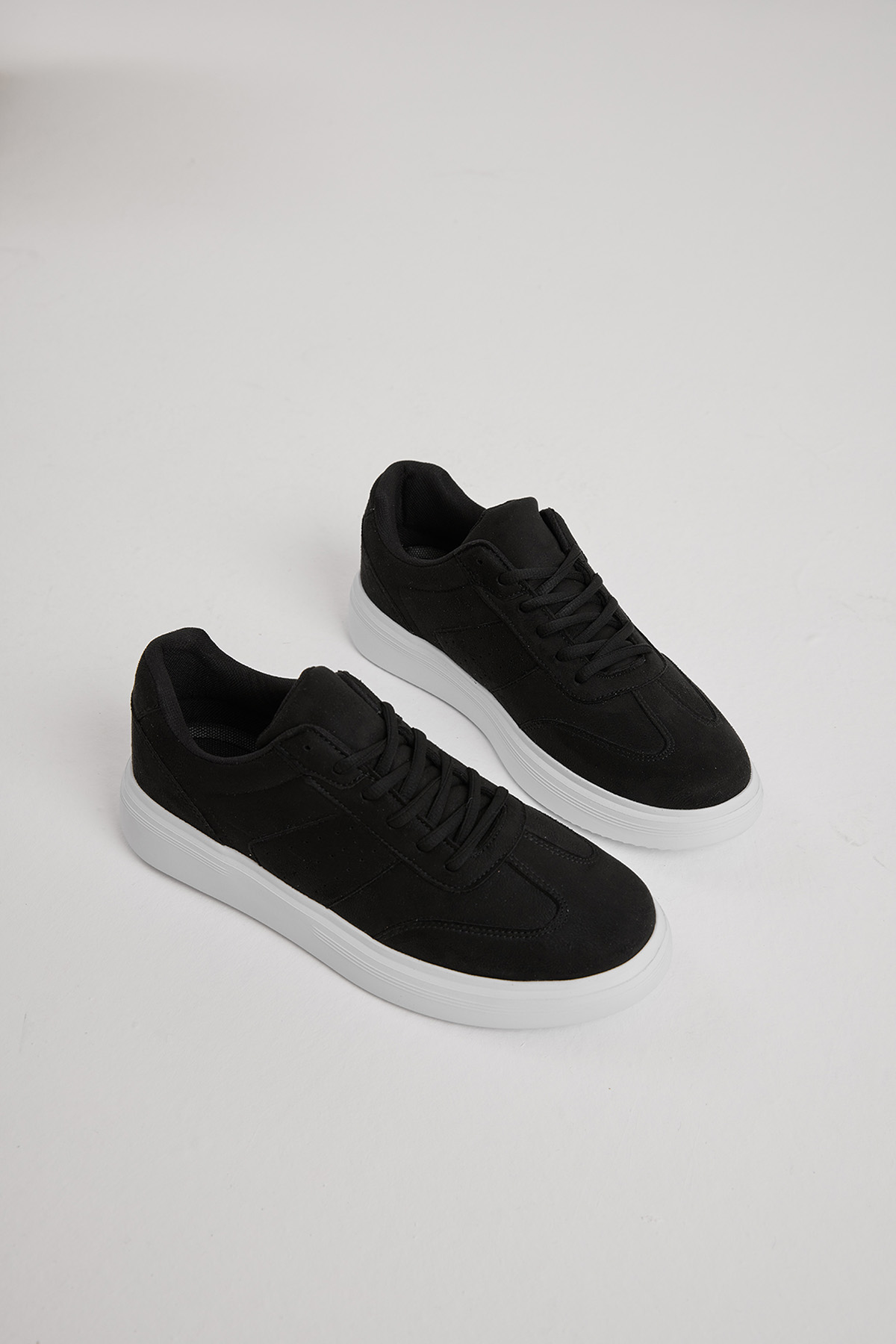 Erkek Siyah Beyaz Kalın Faylon Hafif Taban Bağcıklı Spor Ayakkabı - Görsel 4