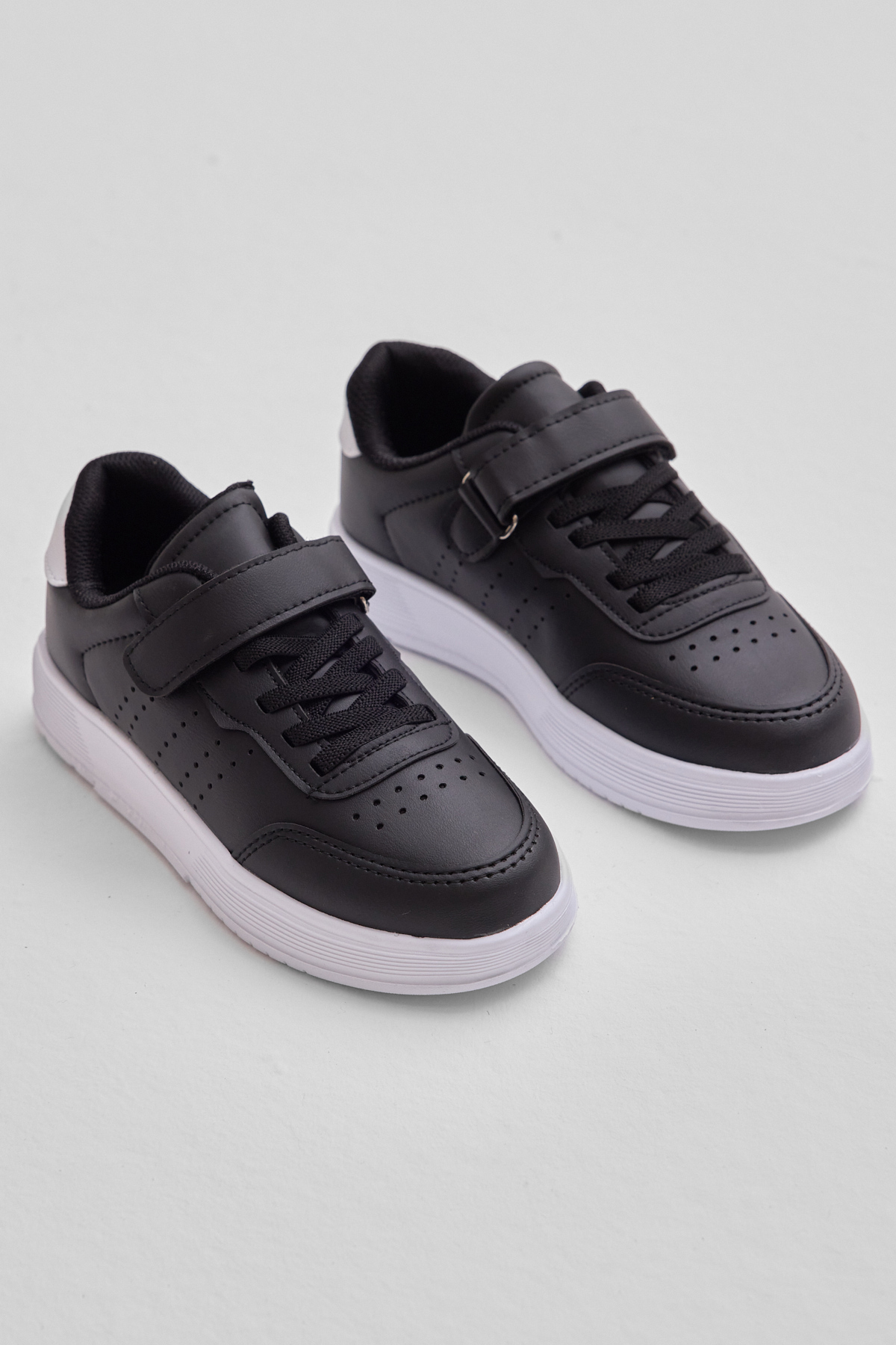 Çocuk Unisex Siyah Beyaz Faylon Hafif Taban Bağcıklı Günlük Spor Ayakkabı - Görsel 4