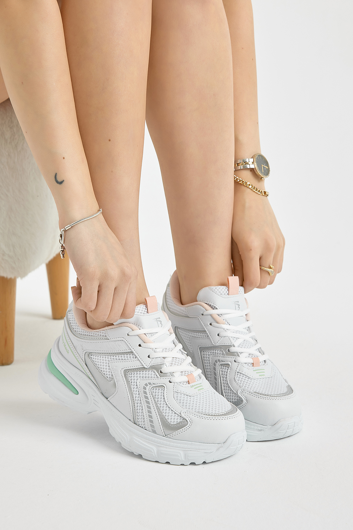 Kadın Beyaz Su Yeşili Kalın Hafif Faylon Taban File Detaylı Bağcıklı Spor Ayakkabı - Görsel 3