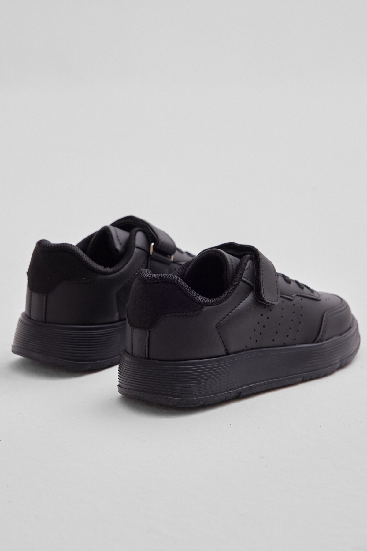 Çocuk Unisex Siyah Faylon Hafif Taban Bağcıklı Günlük Spor Ayakkabı - Görsel 5