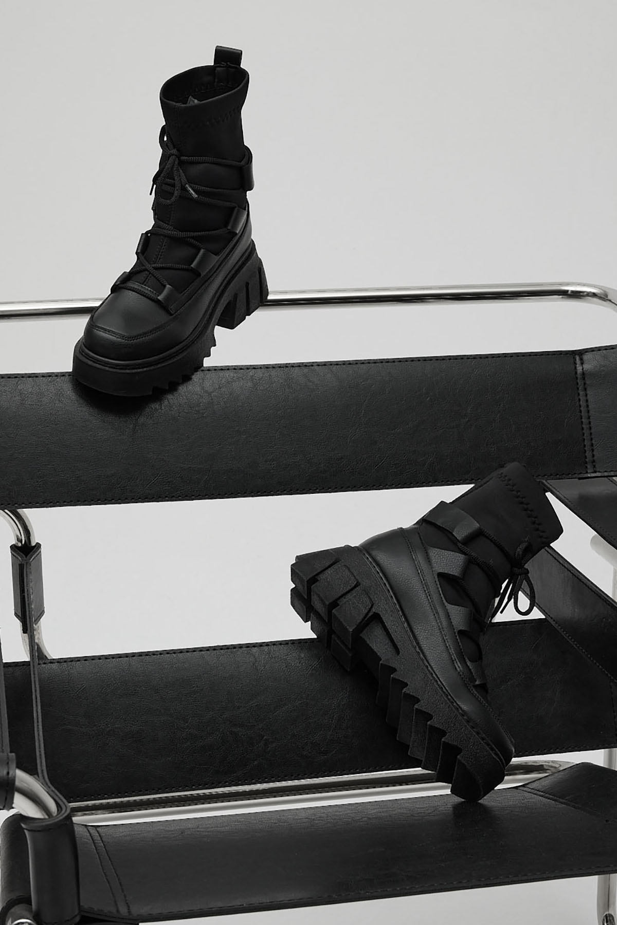 Kadın Siyah Kalın Platform Poli Taban Streç Bağcıklı Bot - Görsel 4