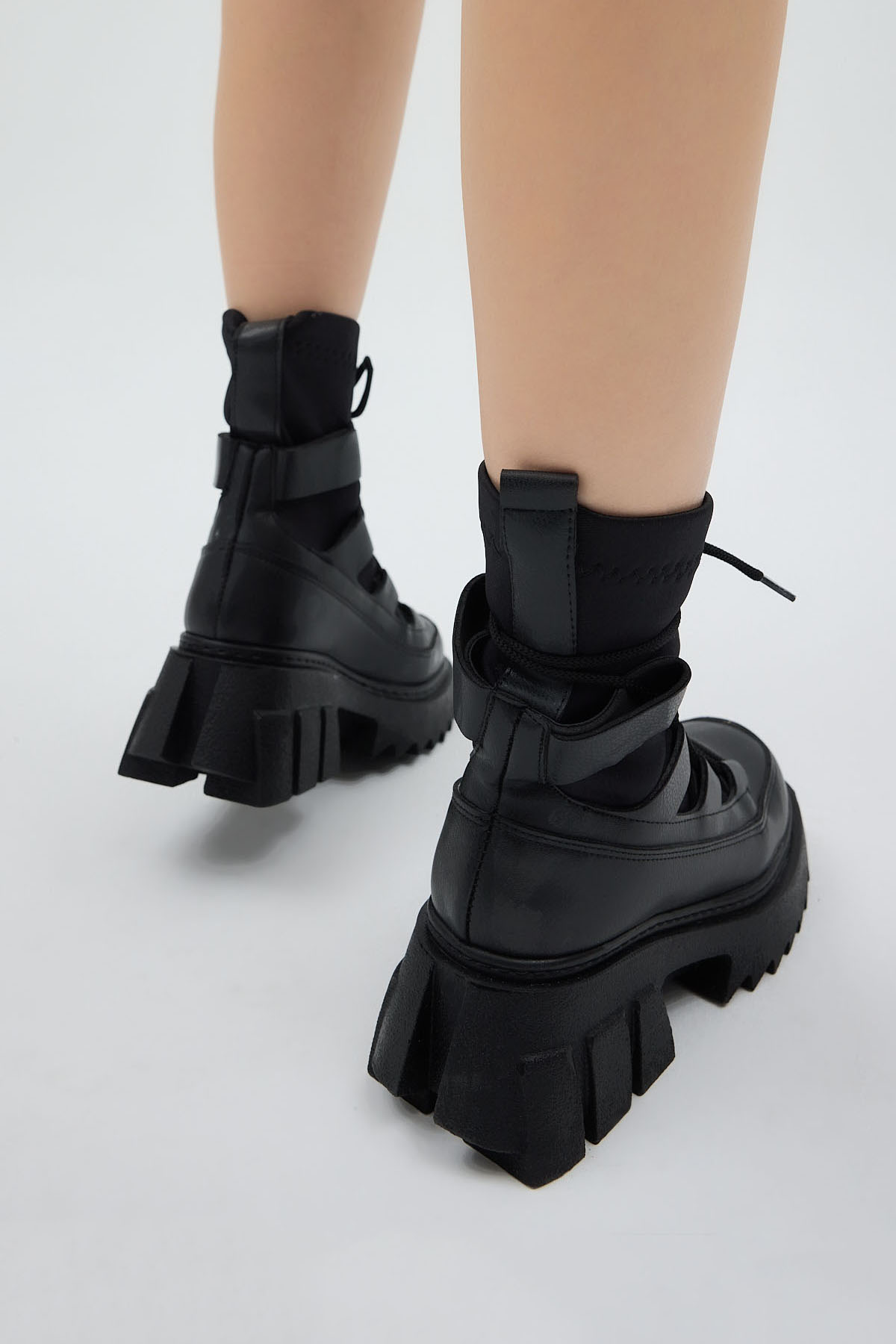 Kadın Siyah Kalın Platform Poli Taban Streç Bağcıklı Bot - Görsel 6
