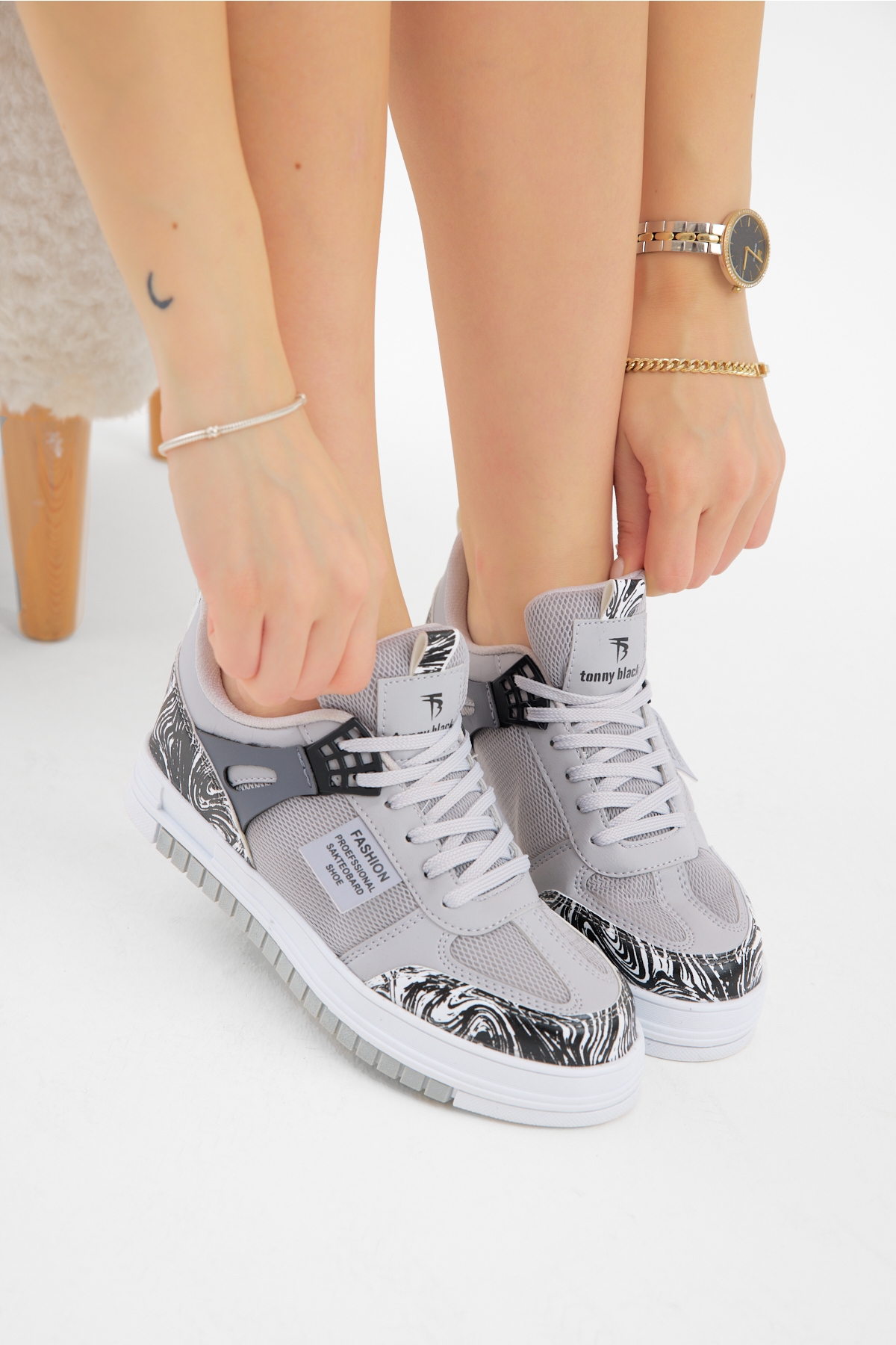 Unisex Gri Siyah Termo Taban Desenli Fileli Bağcıklı Spor Ayakkabı - Görsel 2