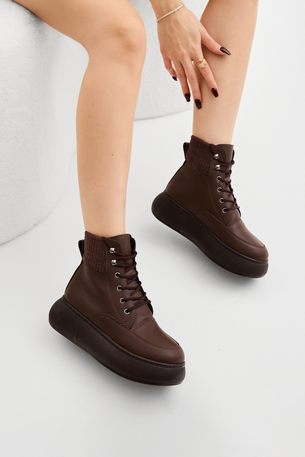 Kadın Kahve Cilt Kalın Poli Taban Lastik Boğazlı Bağcıklı Günlük Bot - Görsel 2