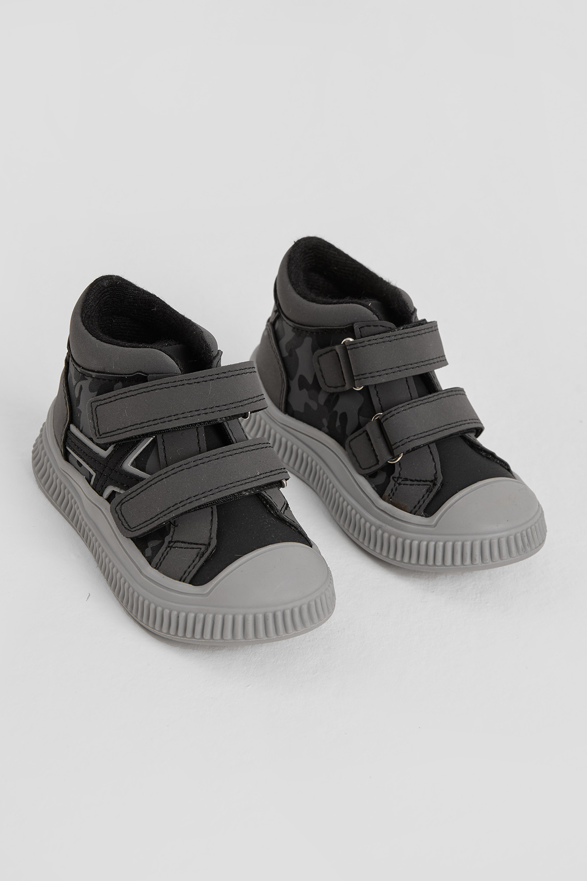 Çocuk Unisex Füme Esnek Termo Taban Çift Cırtlı Şerit Desenli Spor Kısa Bot - Görsel 3