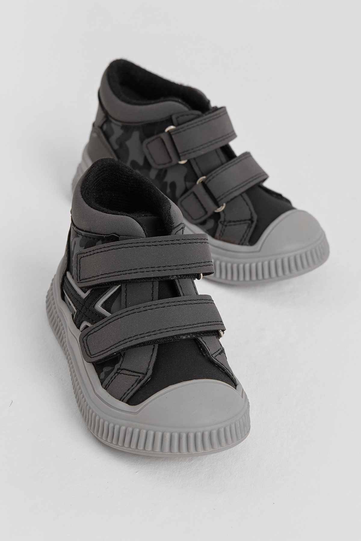 Çocuk Unisex Füme Esnek Termo Taban Çift Cırtlı Şerit Desenli Spor Kısa Bot - Görsel 4