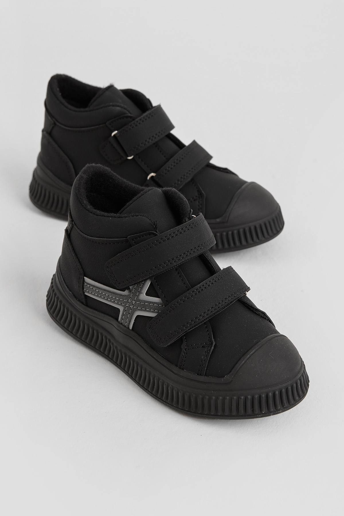 Çocuk Unisex Siyah Esnek Termo Taban Çift Cırtlı Şerit Desenli Spor Kısa Bot - Görsel 3