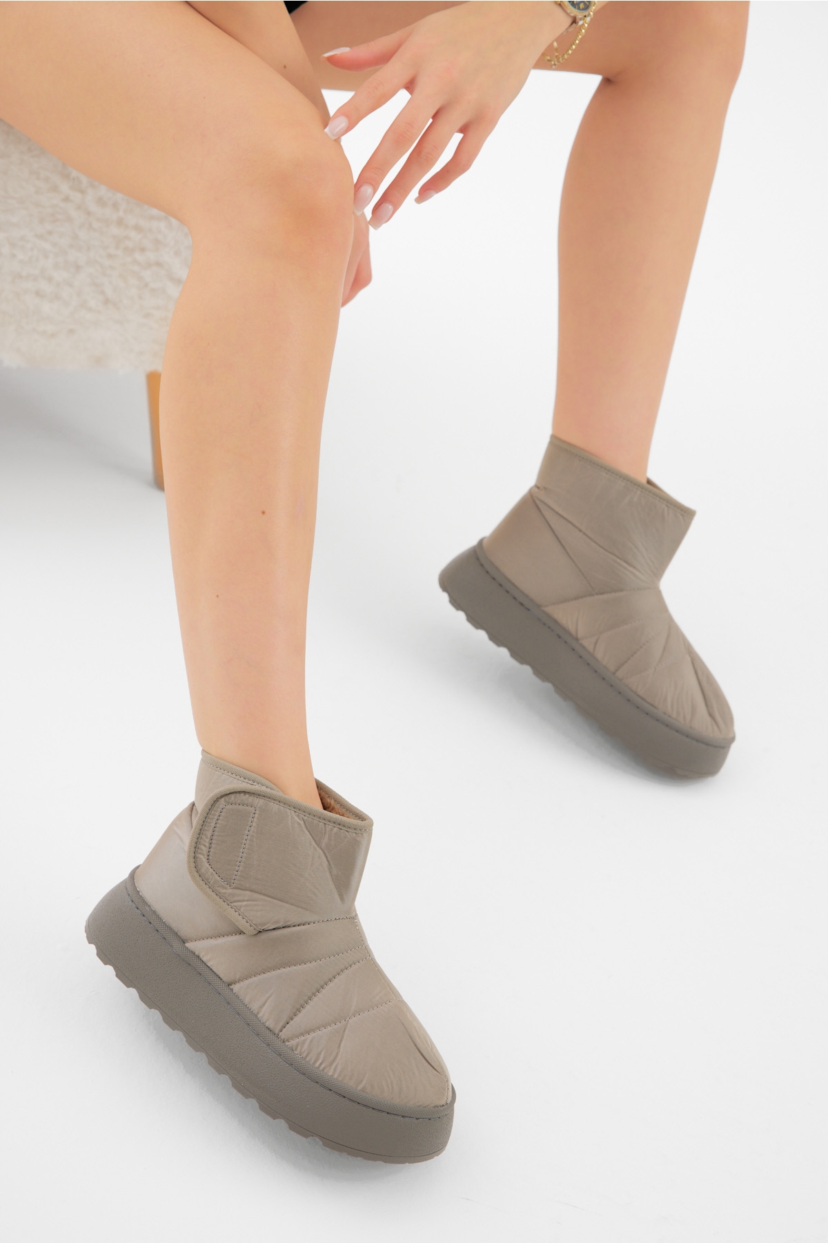 Kadın Füme Kalın Poli Taban İçi Kürklü Cırtlı Bot - Görsel 4